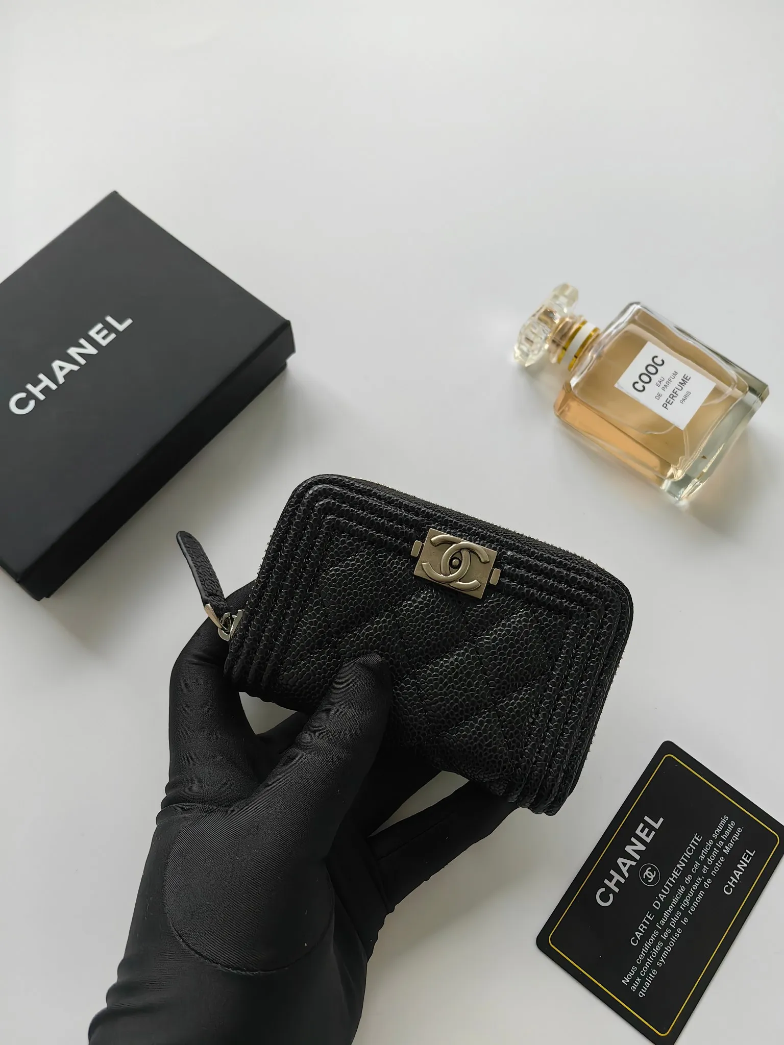 ￥120 Chanel card holder❤Coin purse️❤️Full leather inside and outside. Counter style. Impeccable workmanship details. Adhere to high quality. Style number: A84433 Size: 11.5x8cm