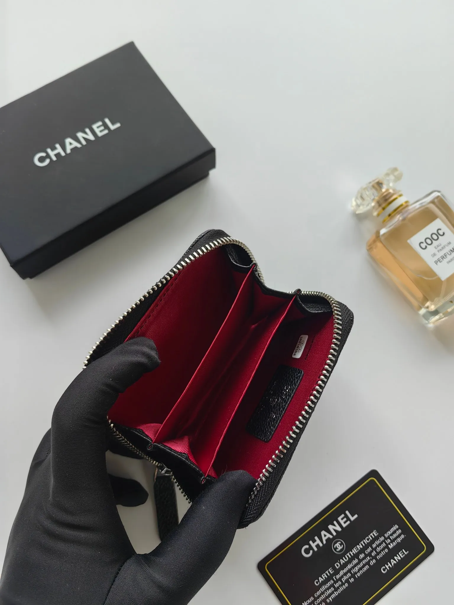 ￥120 Chanel card holder❤Coin purse️❤️Full leather inside and outside. Counter style. Impeccable workmanship details. Adhere to high quality. Style number: A84433 Size: 11.5x8cm