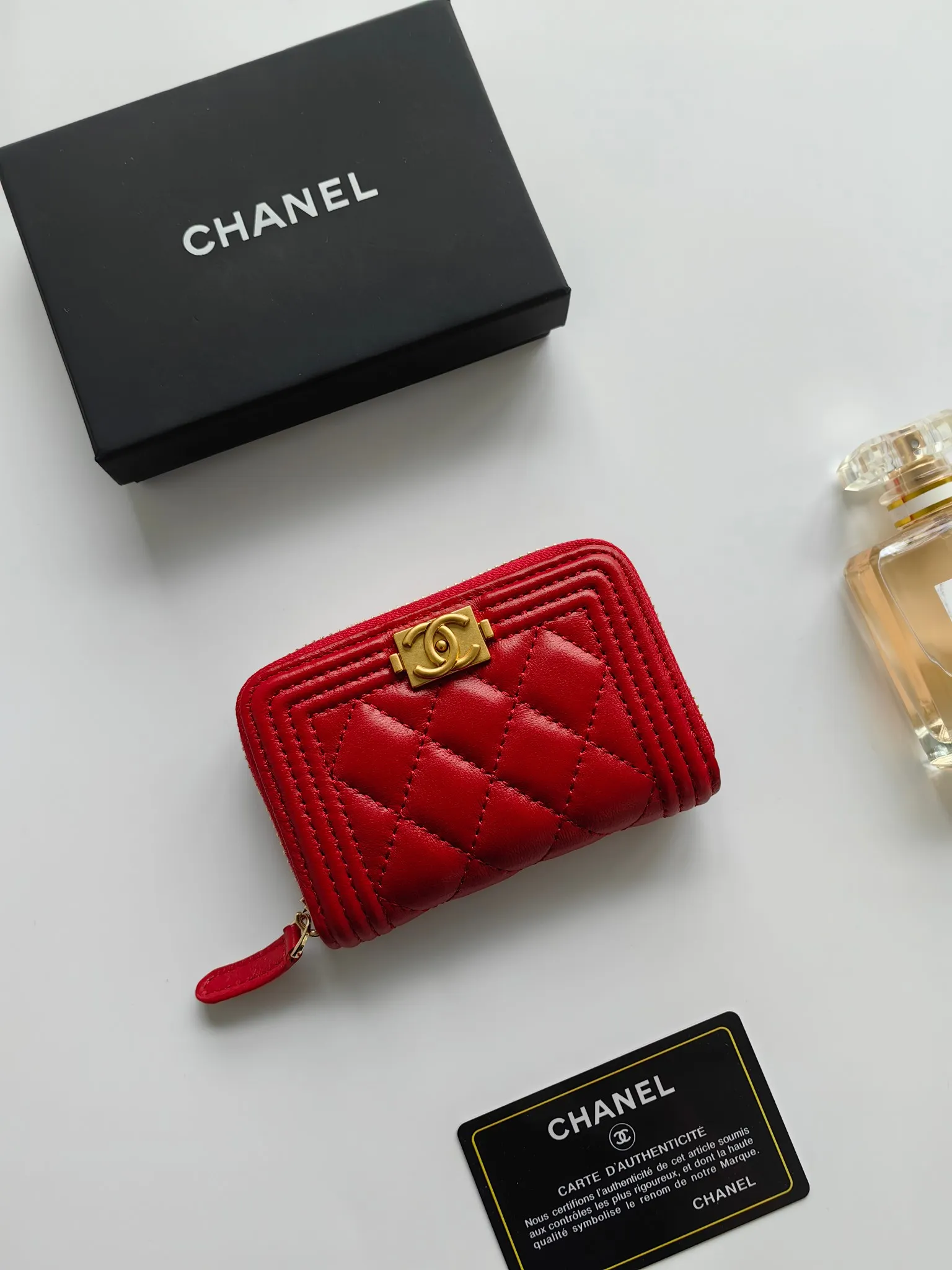 ￥120 Chanel card holder❤Coin purse️❤️Full leather inside and outside. Counter style. Impeccable workmanship details. Adhere to high quality. Style number: A84433 Size: 11.5x8cm