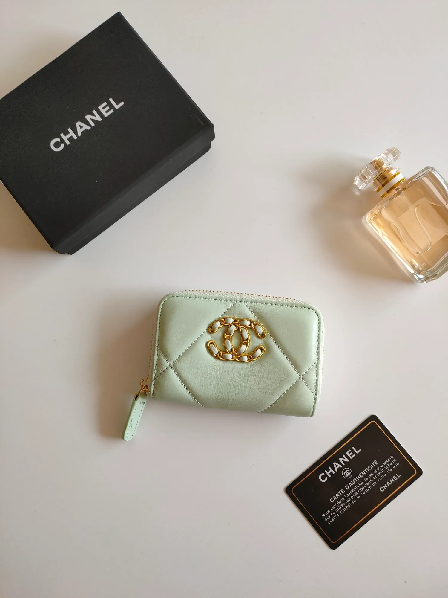 ￥120 Chanel card holder❤Coin purse️❤️Full leather inside and outside. Counter style. Impeccable workmanship details. Adhere to high quality. Style number: P1910 Size: 11.5x8cm