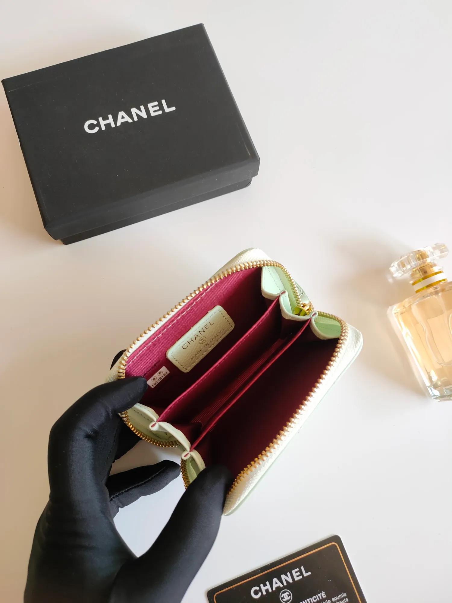 ￥120 Chanel card holder❤Coin purse️❤️Full leather inside and outside. Counter style. Impeccable workmanship details. Adhere to high quality. Style number: P1910 Size: 11.5x8cm