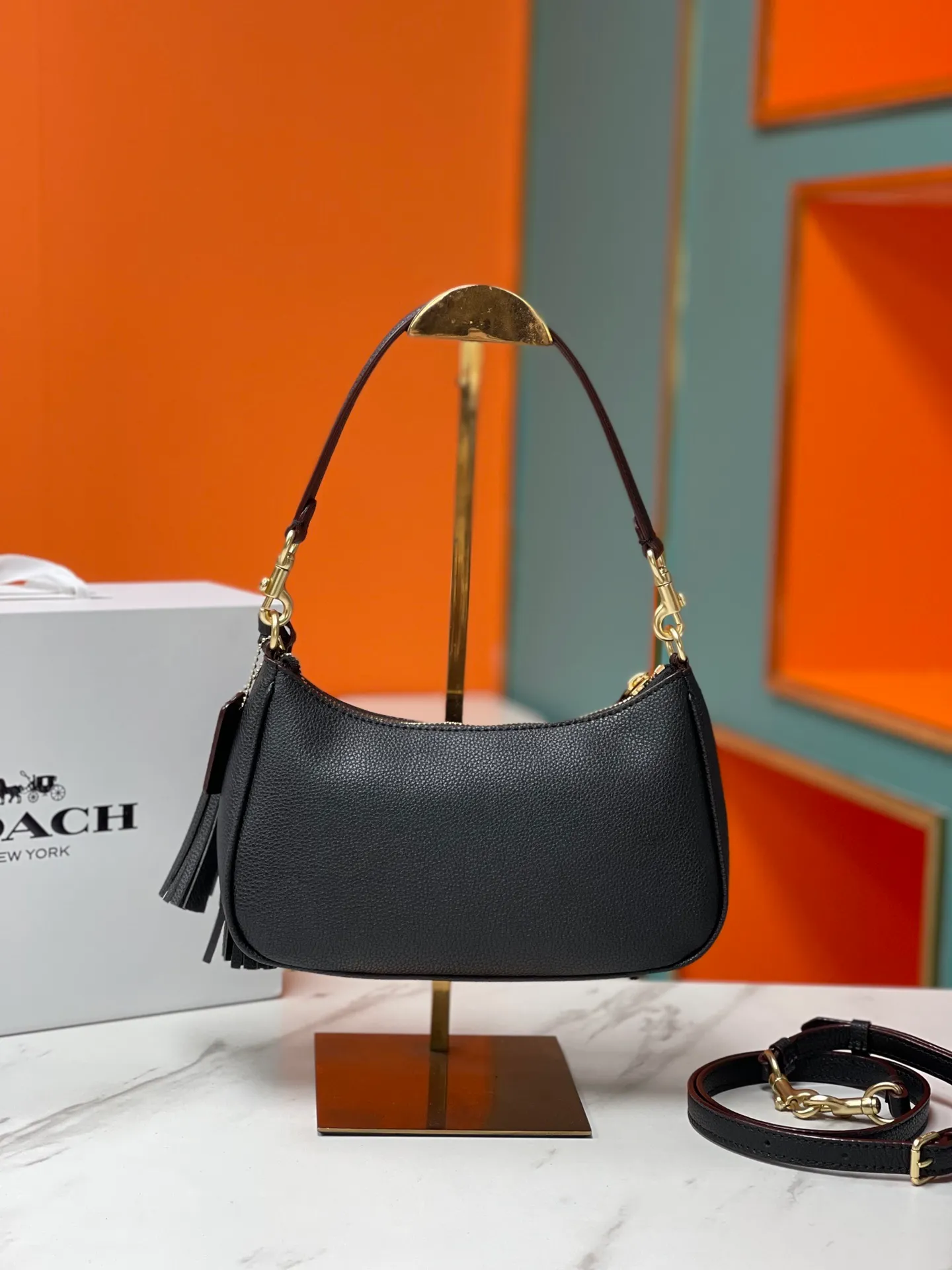 Top original order p380💰Model CM084 Coach’s latest armpit bag, size 24.5/15.5/7.5.