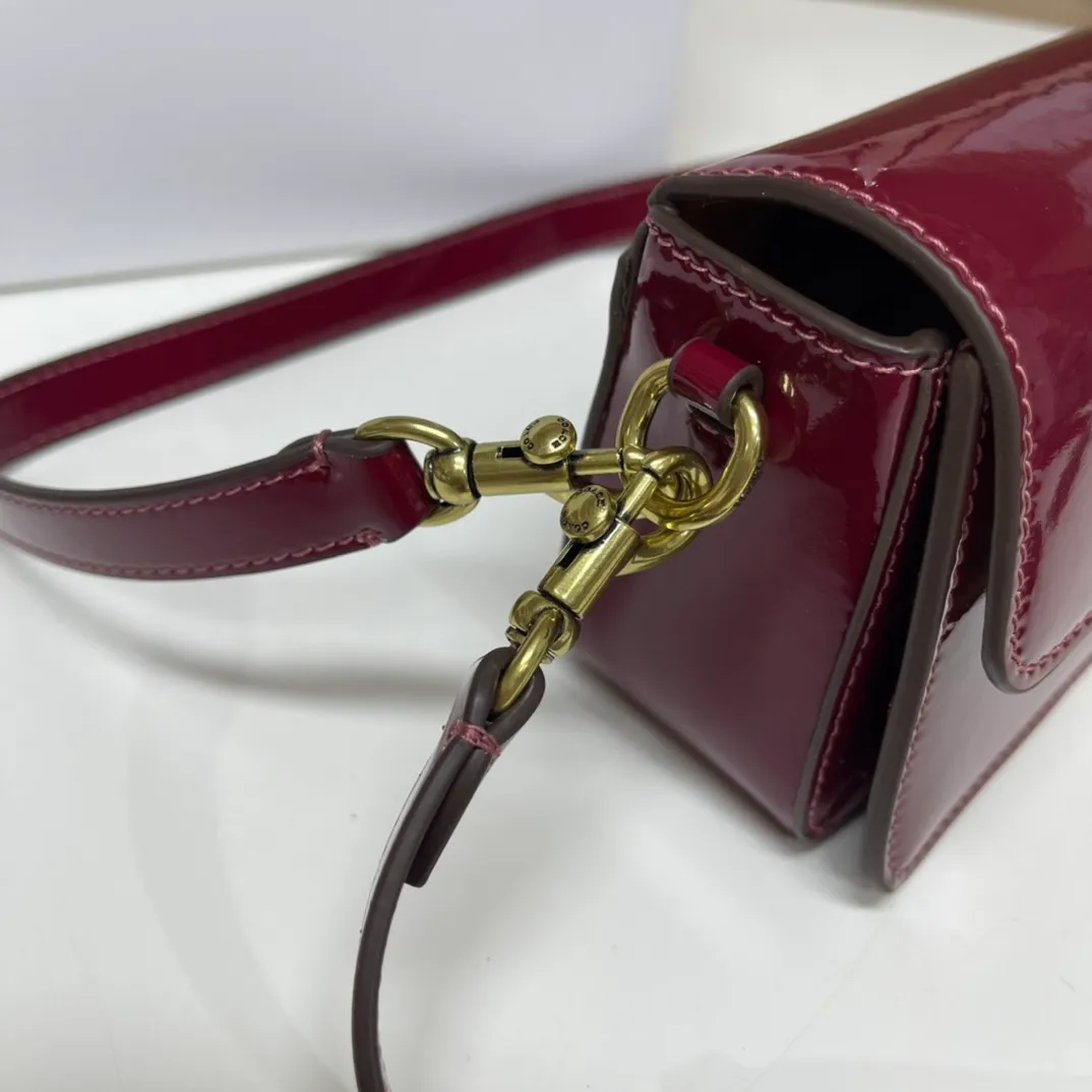 Top original order p480💰Coach/Coach new NEw new baguette bag Studio 20 patent leather! [Rose] model cE761 new baguette bag patent leather mirror bag, Studio20 girl bright eye I like it so much ~ the red and black are very stylish This patent leather has a good texture and the gloss is not ordinary Size 20/10/6.5 [Fireworks] [Fireworks]