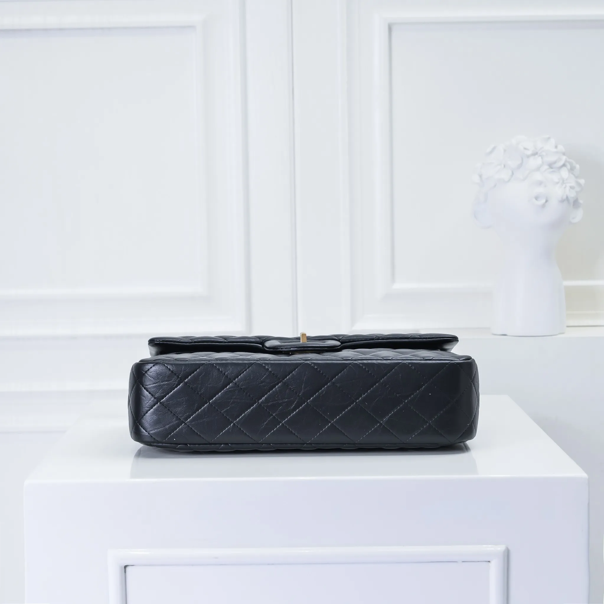 💰420￥💋Chanel2.55 Reissue Timeless♾Classic 2019 Autumn and Winter Official Newest Original Imported Fetal Cow The leather is delicate, soft and comfortable, comparable to the counters. 2.55 is a double-layer foldable square bag with a metal chain. It is named after its birth date in February 1955🌹❤️🔥🔥 Model: 1112 square buckle Size: 16-24-7.5cm