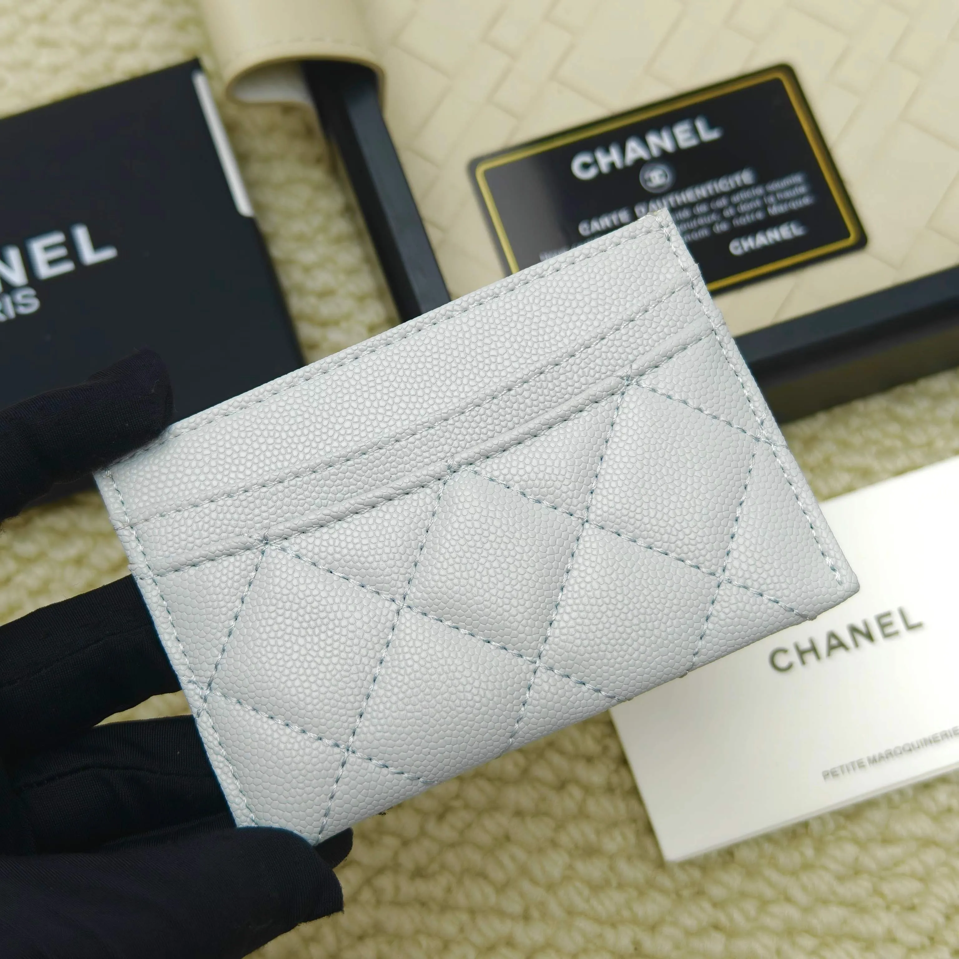 💰100Chanel Chanel counter classic card holder Model number: AP456 Made of cowhide caviar, a classic and timeless mini card holder. Super cute😍 Size: 7.5×11.2×0.5cm Fine workmanship and high-end quality