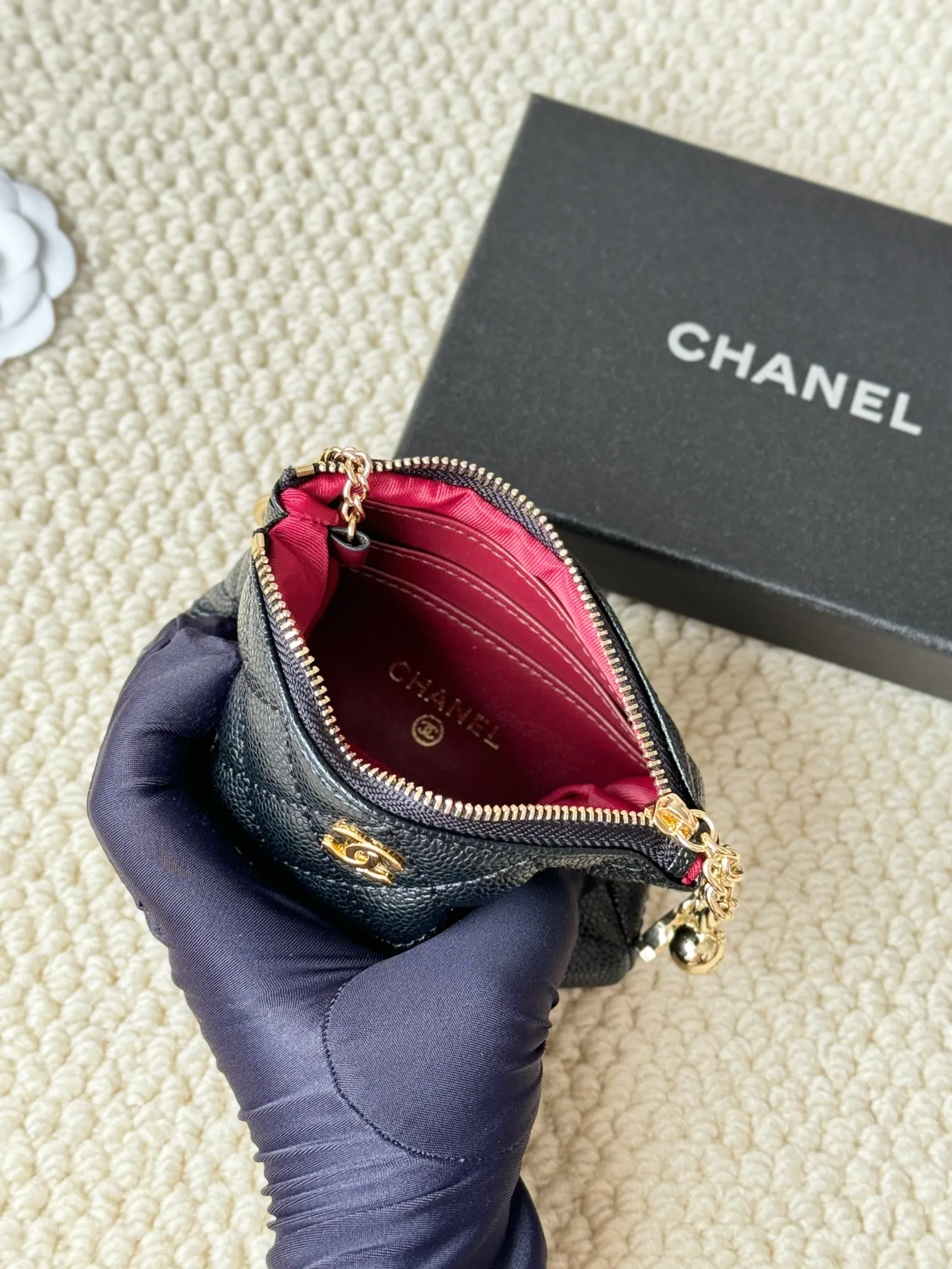💰130 chanel leather pendant coin purse💦 Style number: A50168 Classic small carry-on bag, one of the most practical bags in the era of mobile payment, cards, change, key and lipstick in one package, cute, practical and connotative, nice card holder, key bag, coin purse, lipstick bag Reference size: 9.5×15×0.5cm