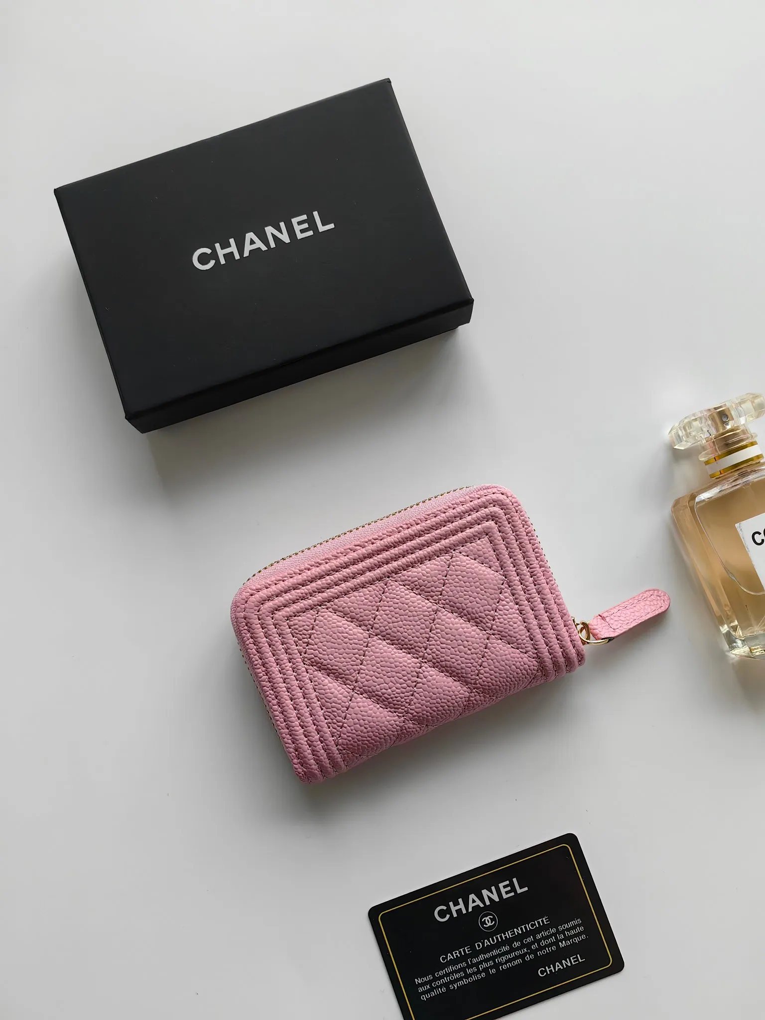 ￥140 Chanel card holder❤Coin purse️❤️Full leather inside and outside. Counter style. Impeccable workmanship details. Adhere to high quality. Style number: A84433 Size: 11.5x8cm
