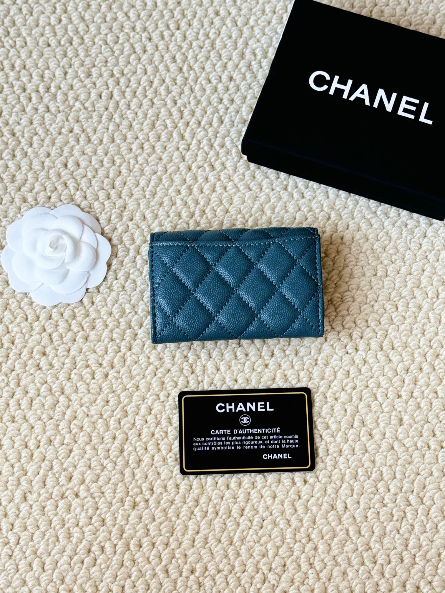 💰120 Style number: AP458 chanel's most classic card holder, coin purse, Chanel classic flap card holder. Caviar cowhide, card holder and coin purse in one, with slip pocket on the back. Size: 7.5 × 11.3 × 2.1 cm