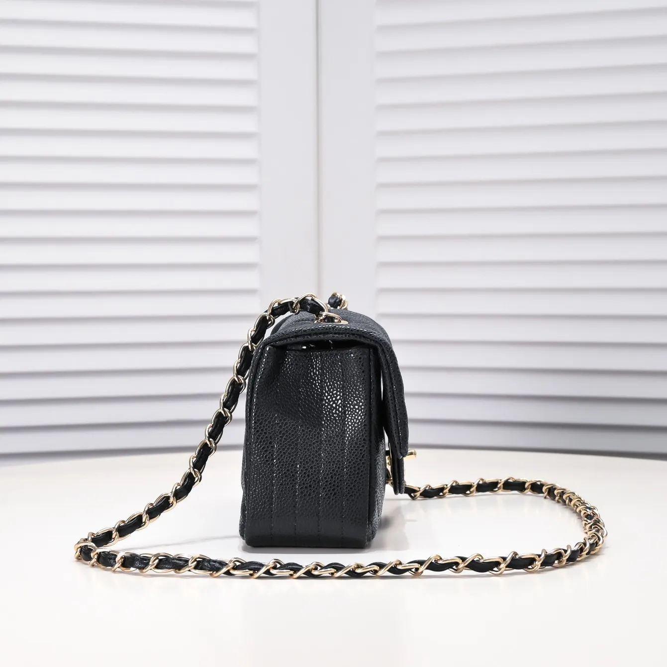 💰320￥Chanel mini small shoulder crossbody bag ✨Caviar cowhide, small and charming appearance design is similar to the CF style [hug] paired with a long Chanel chain shoulder strap, making little girls elegant and charming when going out [shy] full rhombus, straight lines, model number: 1116V caviar size: 20*12*7cm