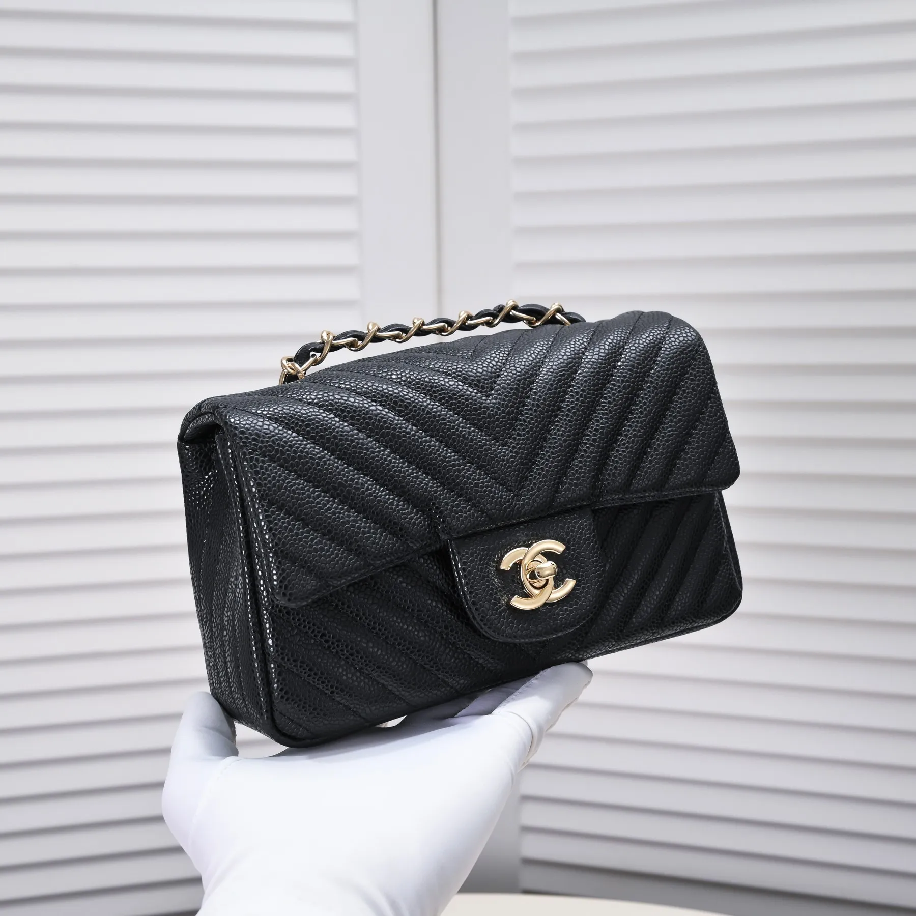 💰320￥Chanel mini small shoulder crossbody bag ✨Caviar cowhide, small and charming appearance design is similar to the CF style [hug] paired with a long Chanel chain shoulder strap, making little girls elegant and charming when going out [shy] full rhombus, straight lines, model number: 1116V caviar size: 20*12*7cm
