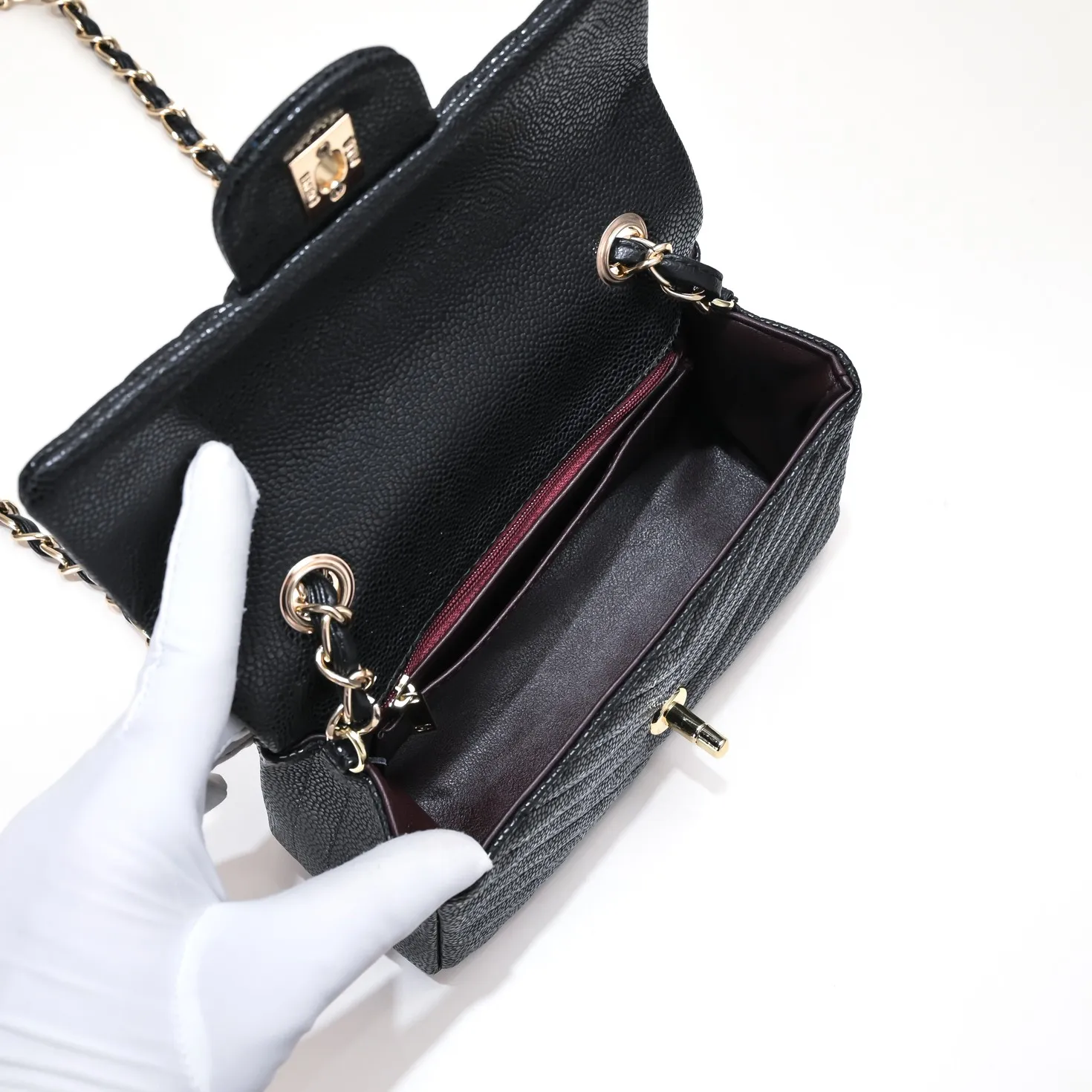 💰320￥Chanel mini small shoulder crossbody bag ✨Caviar cowhide, small and charming appearance design is similar to the CF style [hug] paired with a long Chanel chain shoulder strap, making little girls elegant and charming when going out [shy] full rhombus, straight lines, model number: 1116V caviar size: 20*12*7cm