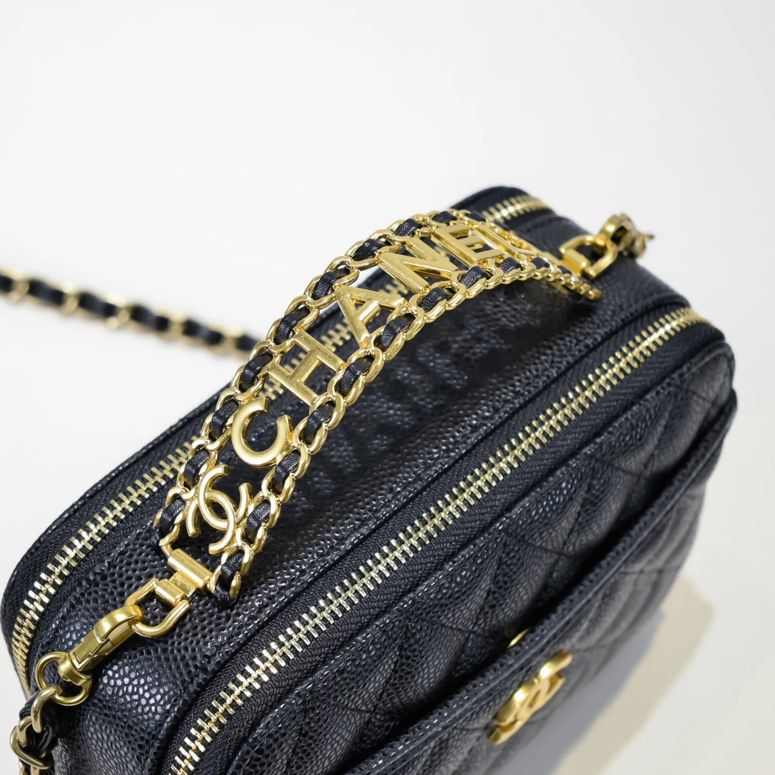 💰420￥Official website Chanel, caviar handle letter bag double c camera chain crossbody bag shipped in large quantities, style number: 9081 size: 20*9*15cm
