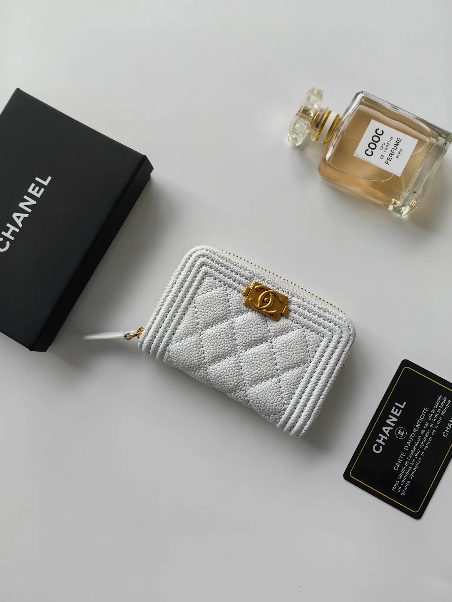 ￥120 Chanel card holder❤Coin purse️❤️Full leather inside and outside. Counter style. Impeccable workmanship details. Adhere to high quality. Style number: A84433 Size: 11.5x8cm