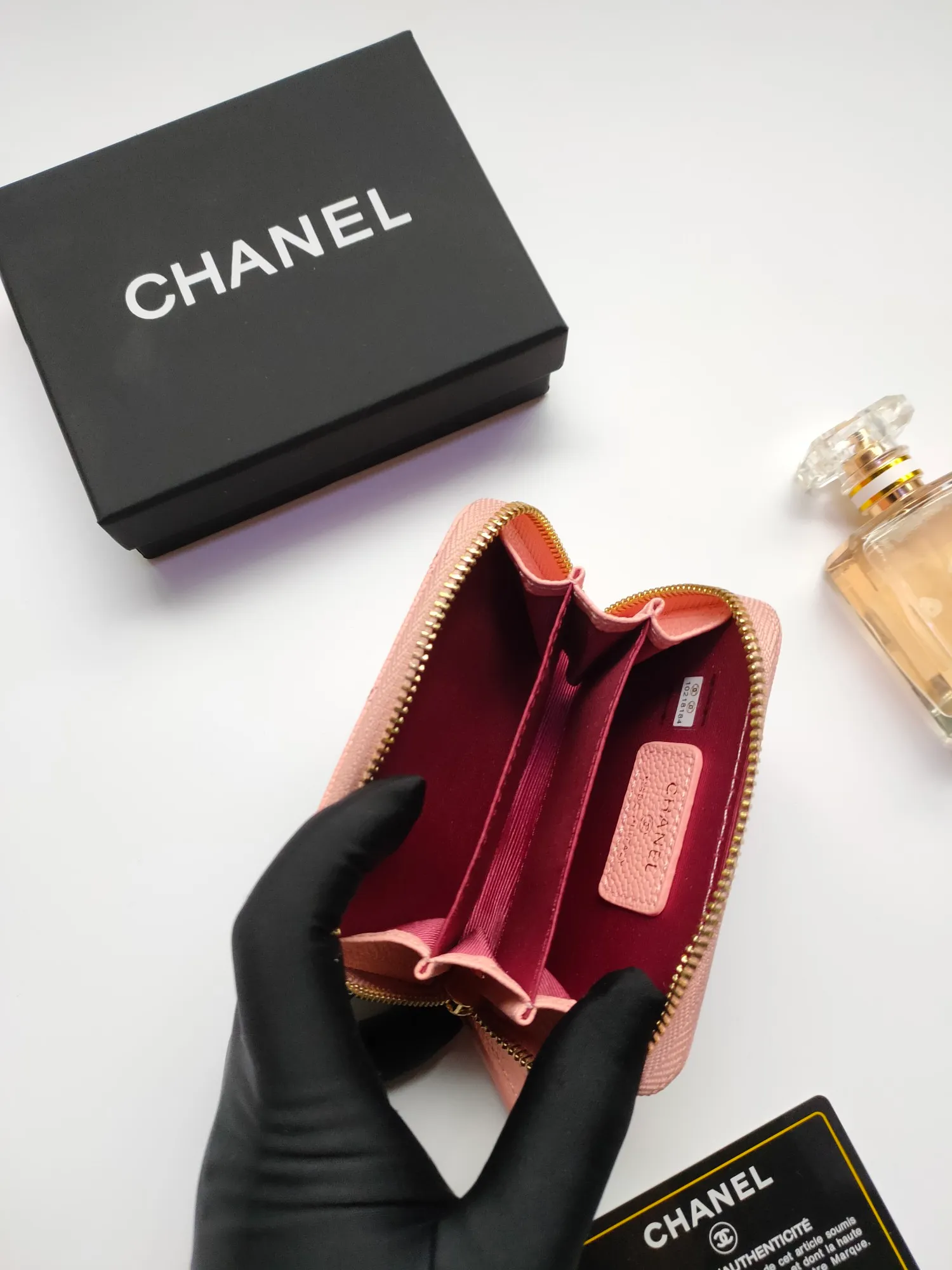 ￥110 Chanel card holder❤Coin purse️❤️Full leather inside and outside. Counter style. Impeccable workmanship details. Adhere to high quality. Style number: AP452 Size: 10x9cm