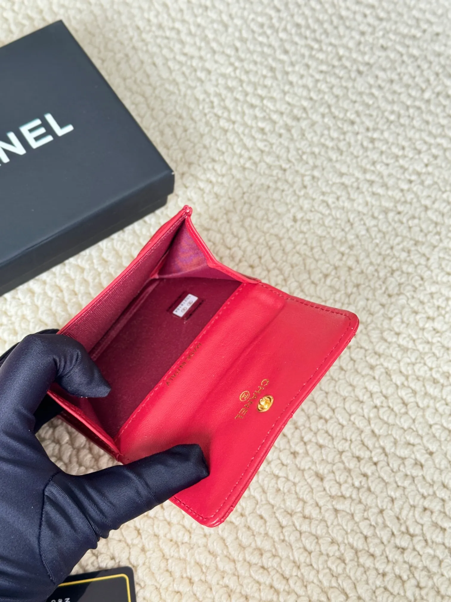 💰130 model number AP3610 CHANEL new flap coin purse. This year’s latest logo is paired with rhombus, lambskin and retro hardware... This card holder has a large capacity. It can hold about 1,000 yuan at a 20% discount of 100 yuan, and it can also hold 2.3 cards, which is very practical! Size 11*8.5*3cm