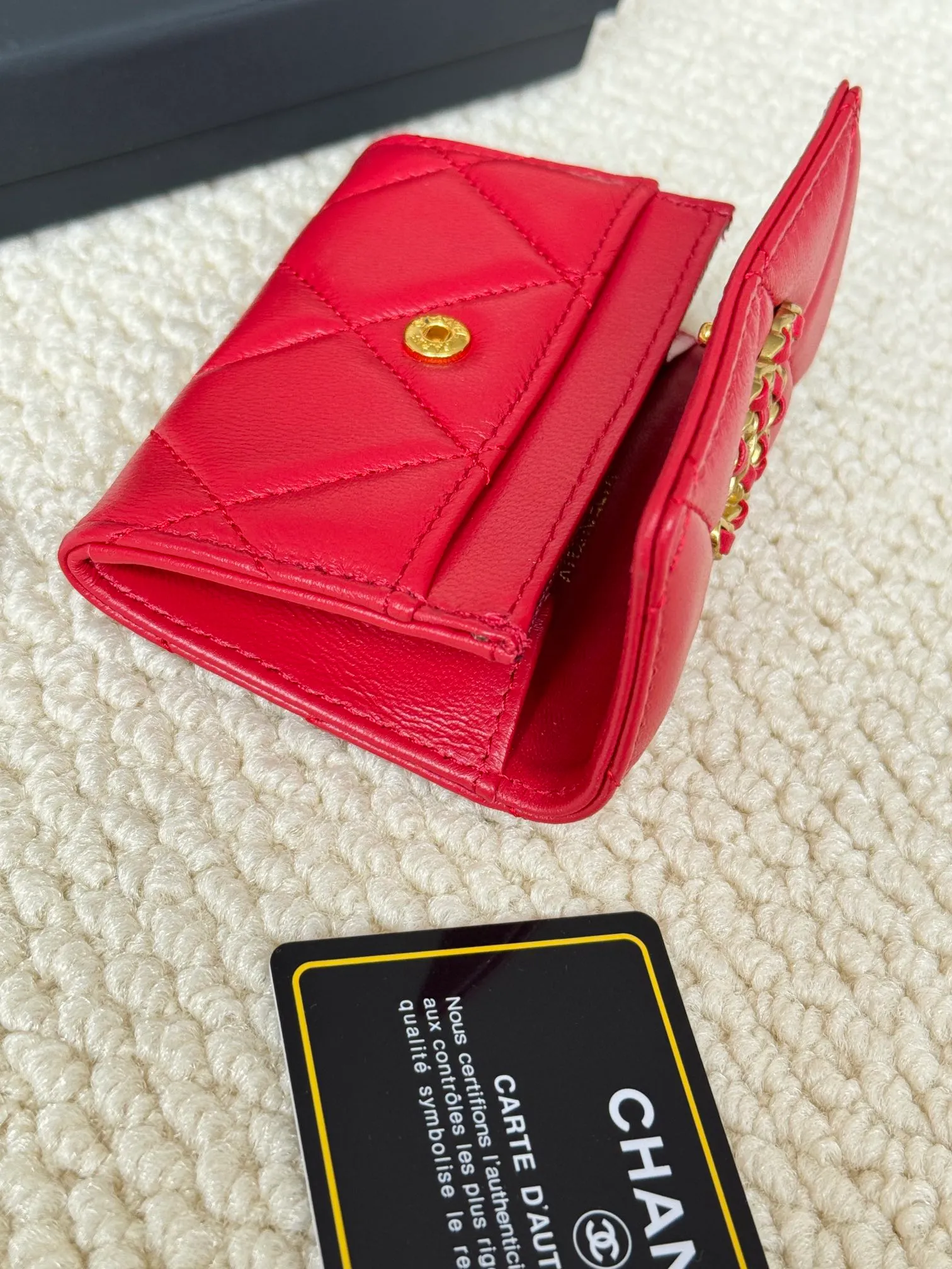 💰130 model number AP3610 CHANEL new flap coin purse. This year’s latest logo is paired with rhombus, lambskin and retro hardware... This card holder has a large capacity. It can hold about 1,000 yuan at a 20% discount of 100 yuan, and it can also hold 2.3 cards, which is very practical! Size 11*8.5*3cm