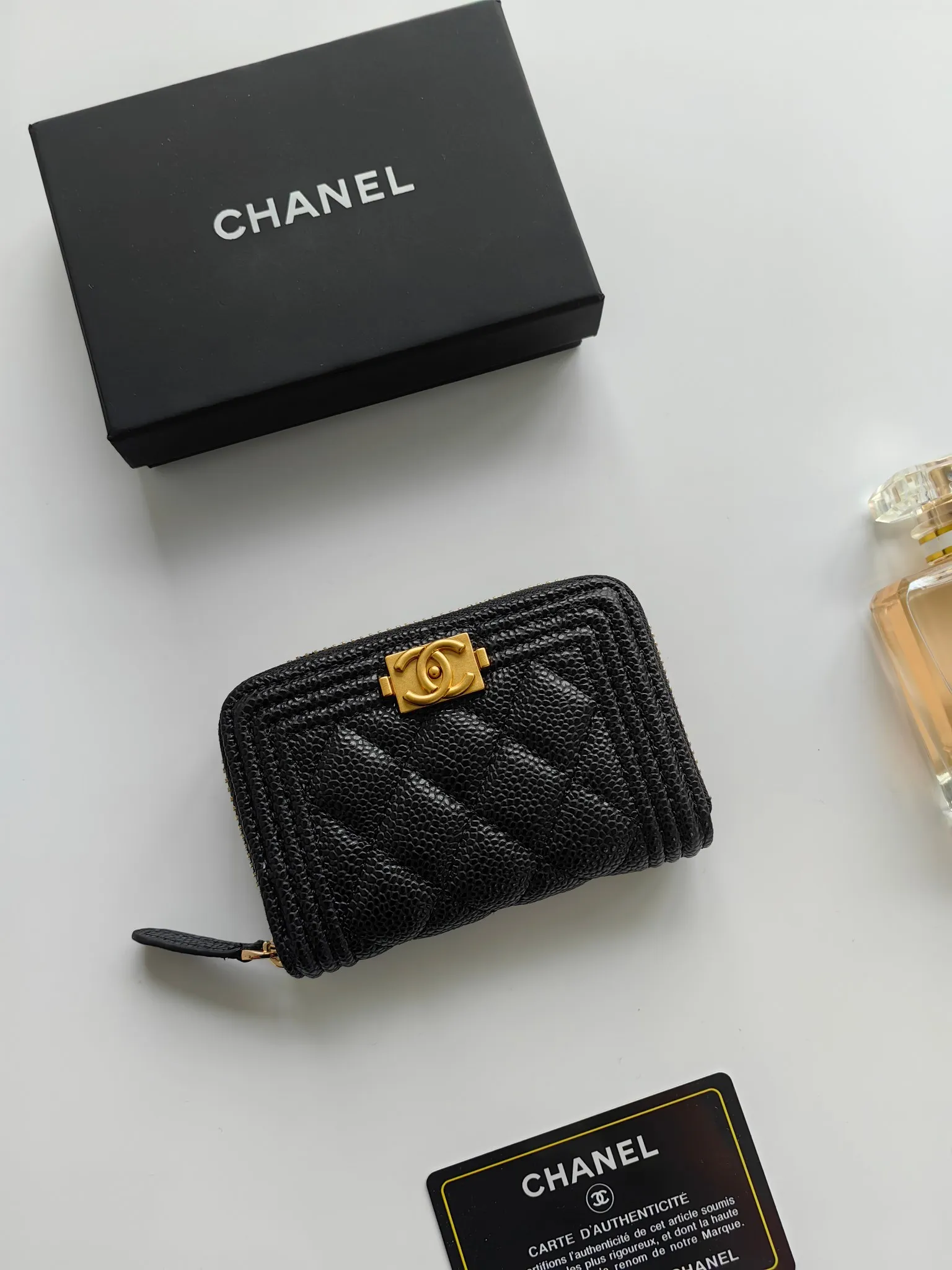 ￥120 Chanel card holder❤Coin purse️❤️Full leather inside and outside. Counter style. Impeccable workmanship details. Adhere to high quality. Style number: A84433 Size: 11.5x8cm