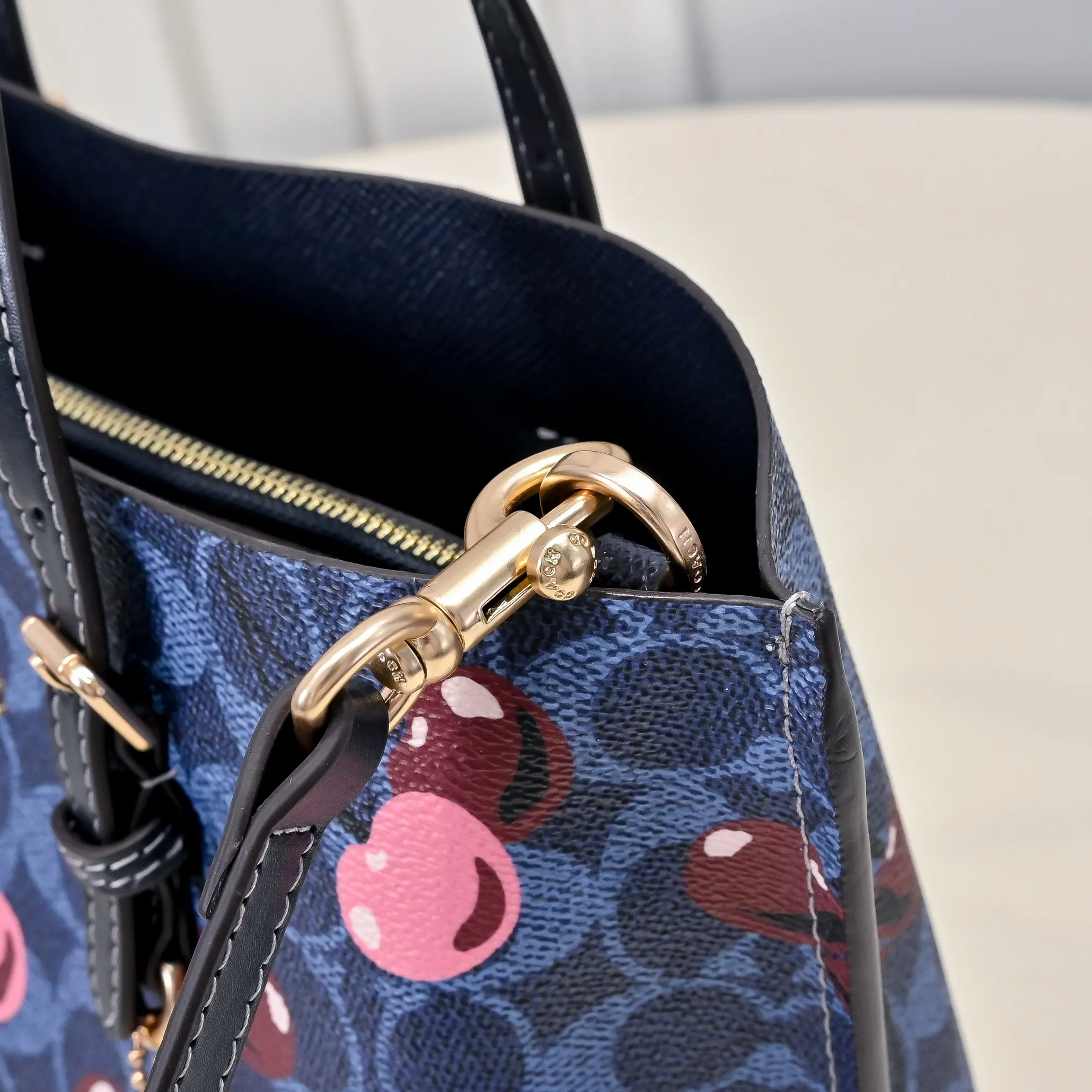 P340 [Top original order] Style number: CZ772 Size: 25*19*12cm