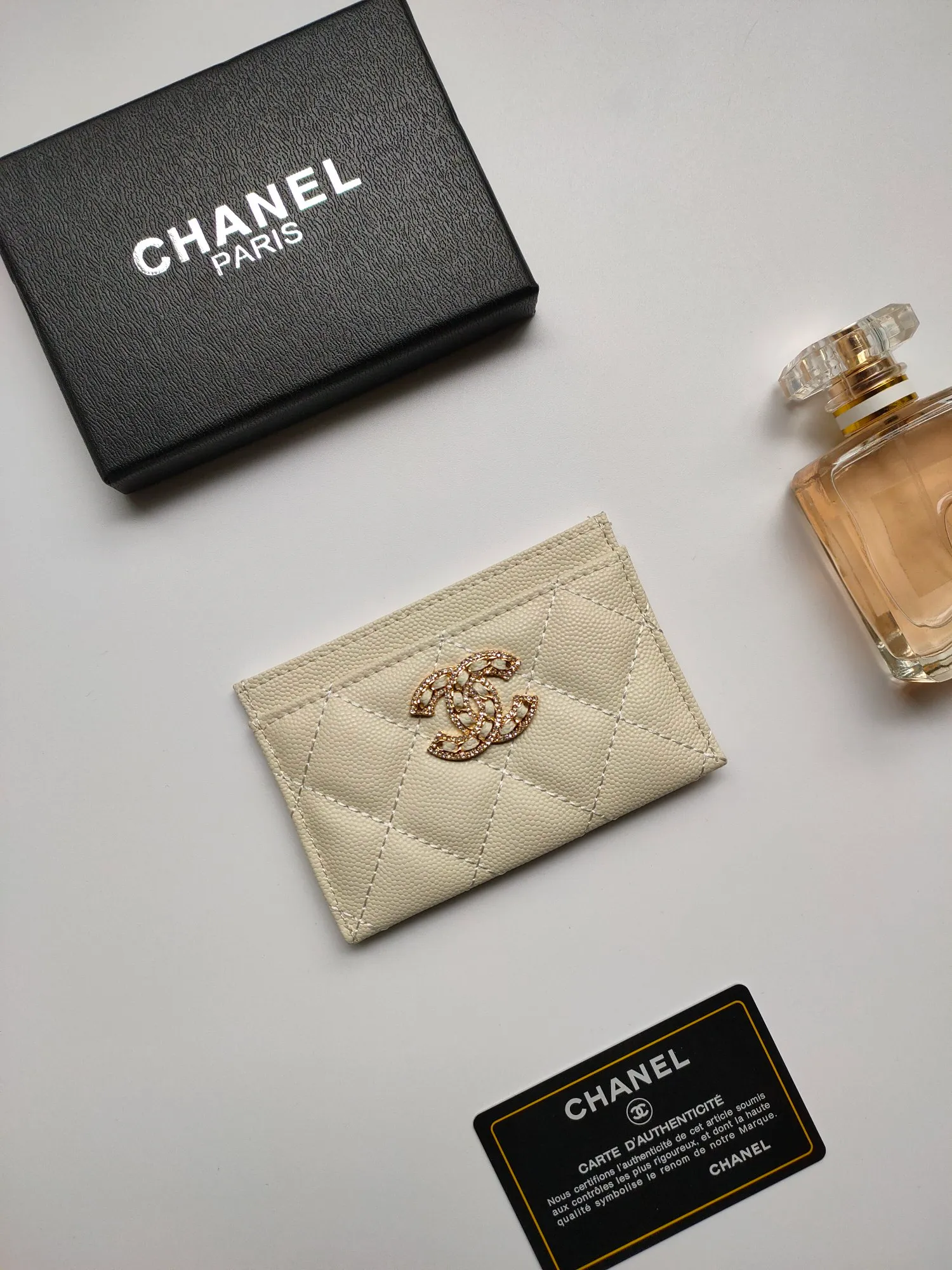 💰110 CHANEL Chanel counter new card holder👍Model number: AP5494 Size: 7.5 × 11.2 × 0.5 cm 😍😍Fine workmanship and high-end quality
