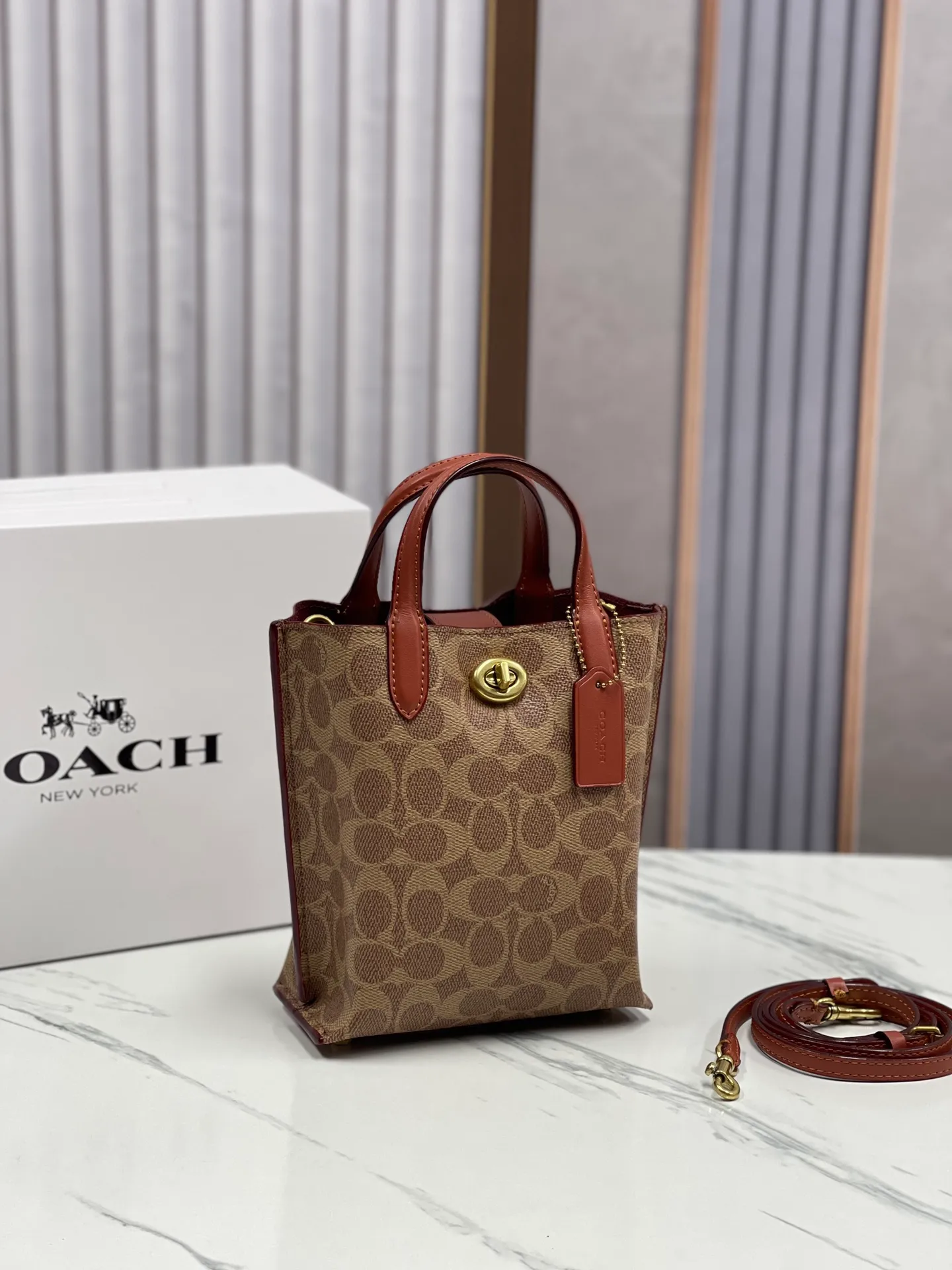Batch 400💰Coach/Coach new counter 2024 CR676 CR675 new Willow tote bag mini denim/cowhide, the bag has compartments and small girls can completely handle it, size: 16.5