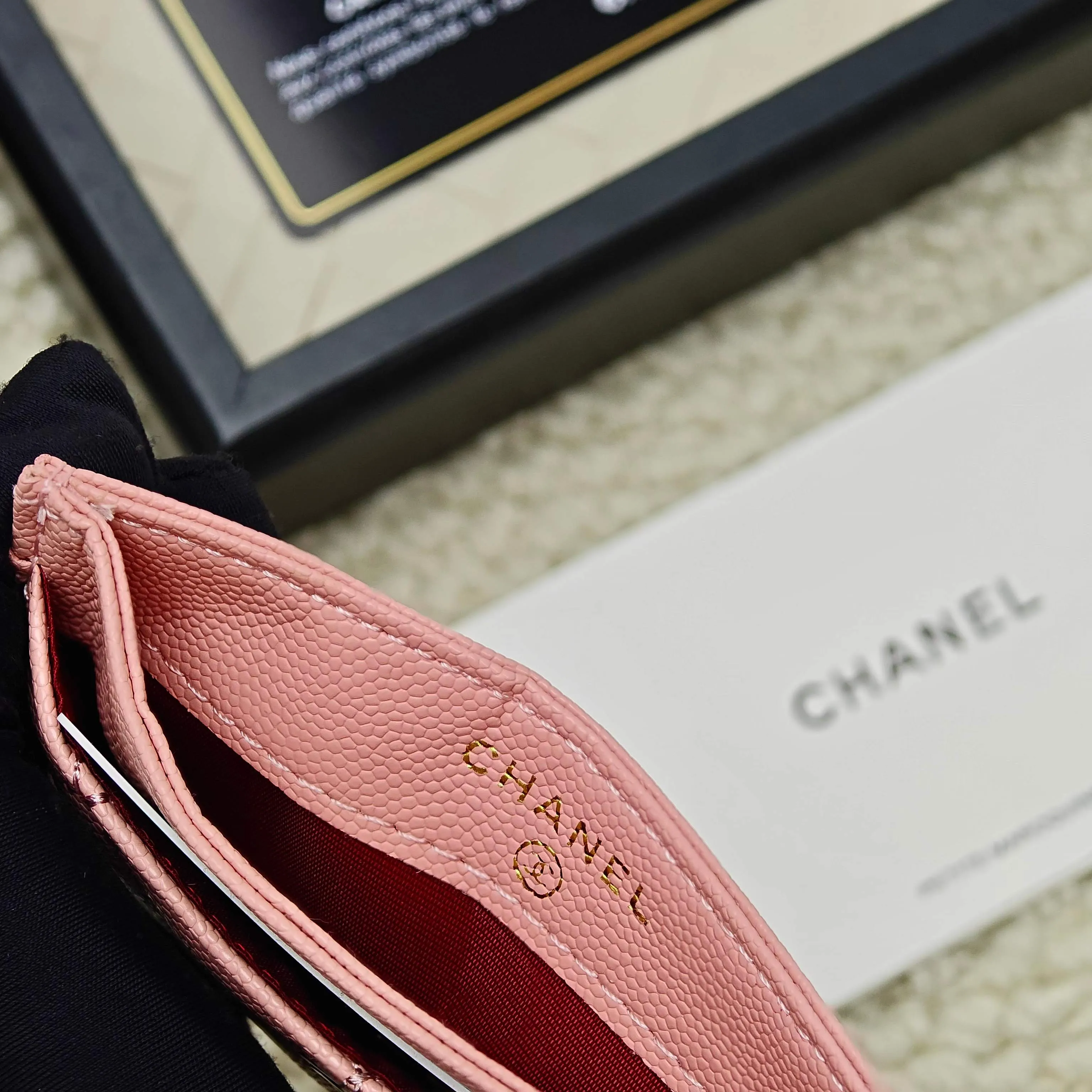 💰100Chanel Chanel counter classic card holder Model number: AP456 Made of cowhide caviar, a classic and timeless mini card holder. Super cute😍 Size: 7.5×11.2×0.5cm Fine workmanship and high-end quality