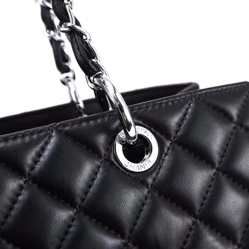 💰480￥Chanel👄👄gst Chanel Hampus Shopping Bag Original imported sheepskin from France👍👍Top-grade original hardware 💃💃Don’t pick anyone, anyone can carry it with style 💄💄It’s stylish when you carry it on your back Dimensions: 34.5x25.5x14 Style No.: 50995