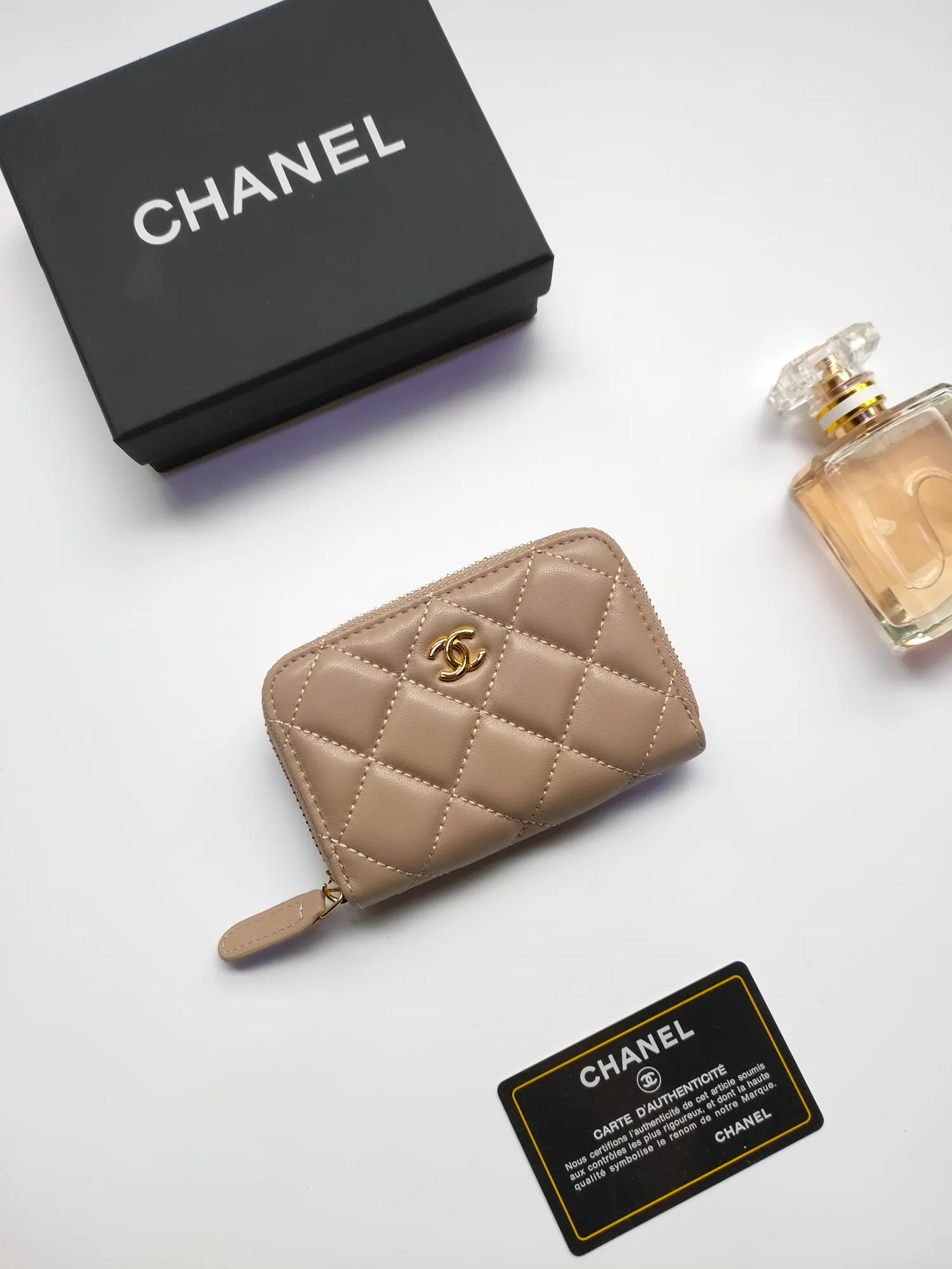 ￥110 Chanel card holder❤Coin purse️❤️Full leather inside and outside. Counter style. Impeccable workmanship details. Adhere to high quality. Style number: AP452 Size: 10x9cm