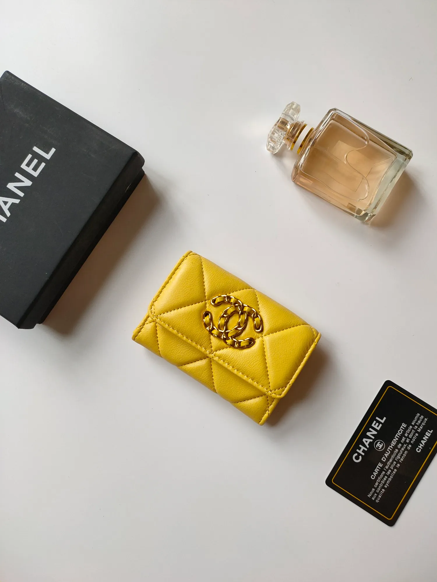 💰140💰CHANEL New Flap Coin Purse [Color][Color][Color] This year’s latest logo is matched with a large rhombus, using imported lambskin and retro hardware...❤️This card holder has a large capacity. It can hold about 1,000 yuan at a 20% discount of 100 yuan, and it can also hold 2.3 cards. ❤️❤️❤️It is very practical! Model number AP3600 size 11*8.5*3cm