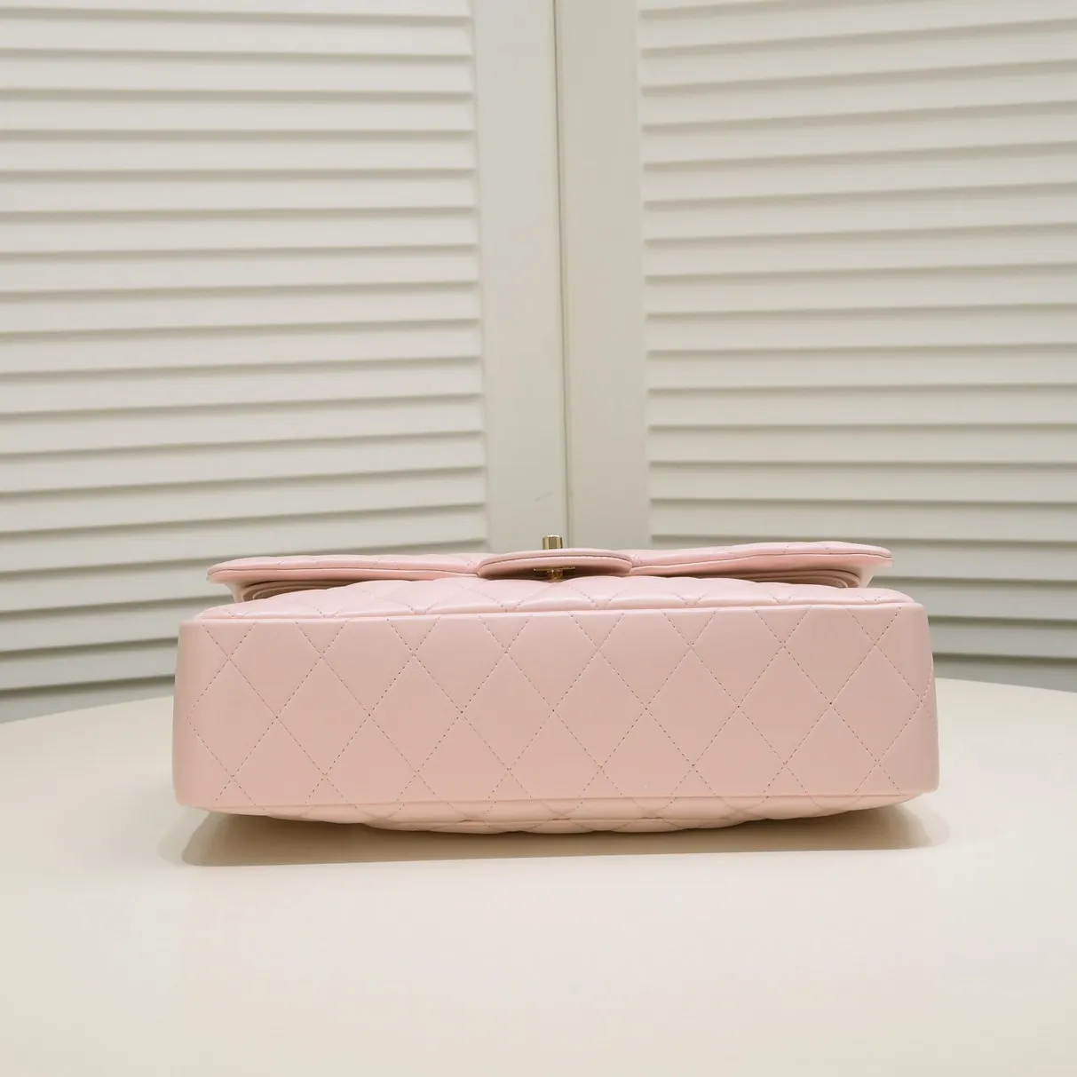 💰460￥Pink [color] Chanel [color] century classic, carefully crafted with exquisite workmanship of every stitch and thread, imported sheepskin with original hardware, full diamond pattern 💯The shape and softness of the whole bag are particularly perfect 👍👍😔😔Classic and irresistible, size: 30X18X8cm, style number: 1113