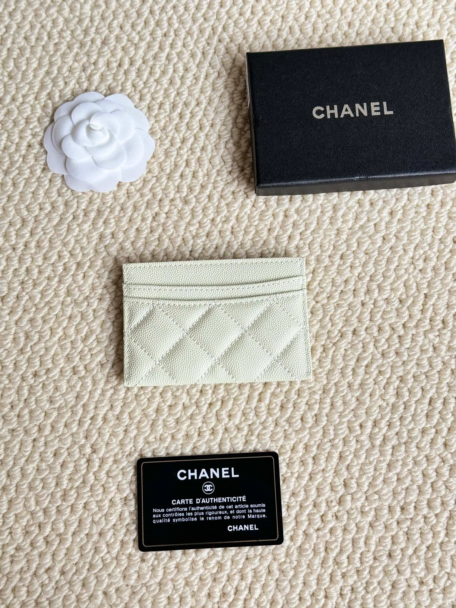 💰100Chanel Chanel counter classic card holder Model number: AP456 Made of cowhide caviar, a classic and timeless mini card holder. Super cute😍 Size: 7.5×11.2×0.5cm Fine workmanship and high-end quality