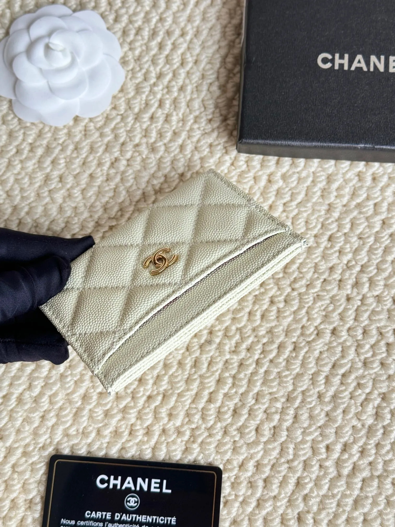 💰100Chanel Chanel counter classic card holder Model number: AP456 Made of cowhide caviar, a classic and timeless mini card holder. Super cute😍 Size: 7.5×11.2×0.5cm Fine workmanship and high-end quality
