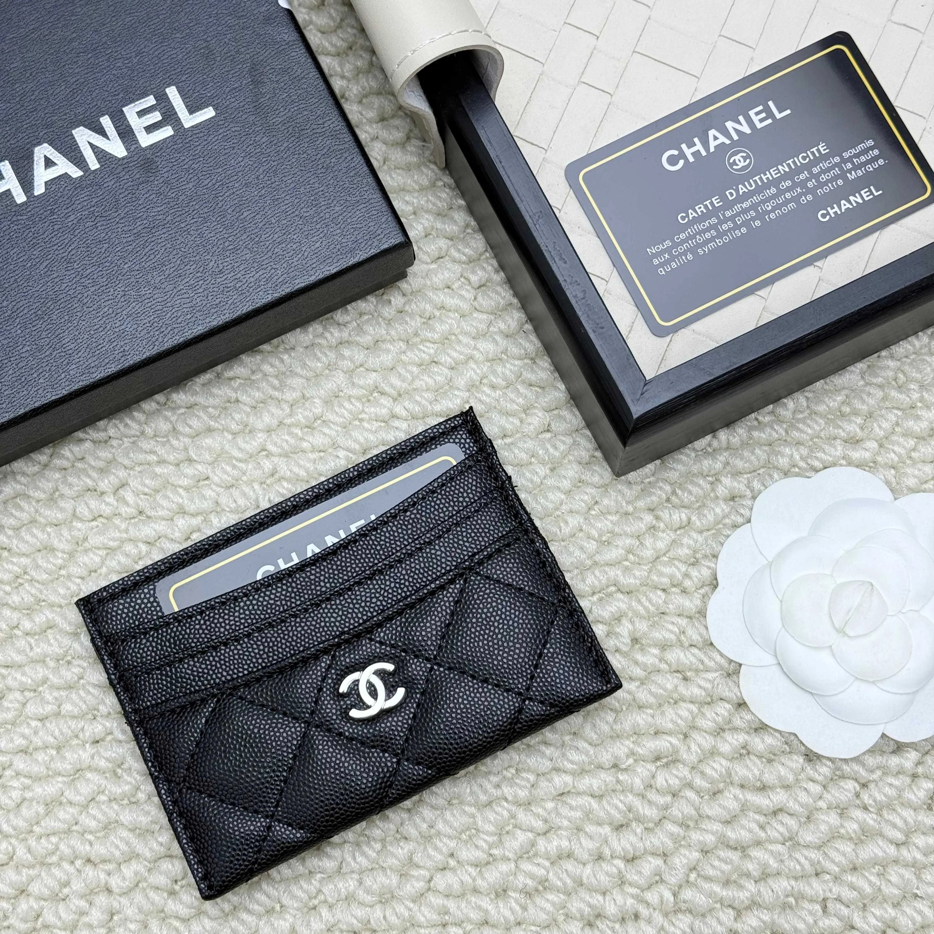 💰110 chanel 2025 new product card holder lambskin, seven card slots, can hold change, imported Italian lambskin + hardware logo, so beautiful, love it. The color is as shown in the picture, easy and fast storage, mini card holder No.: 4472 Size: w11×h10cm