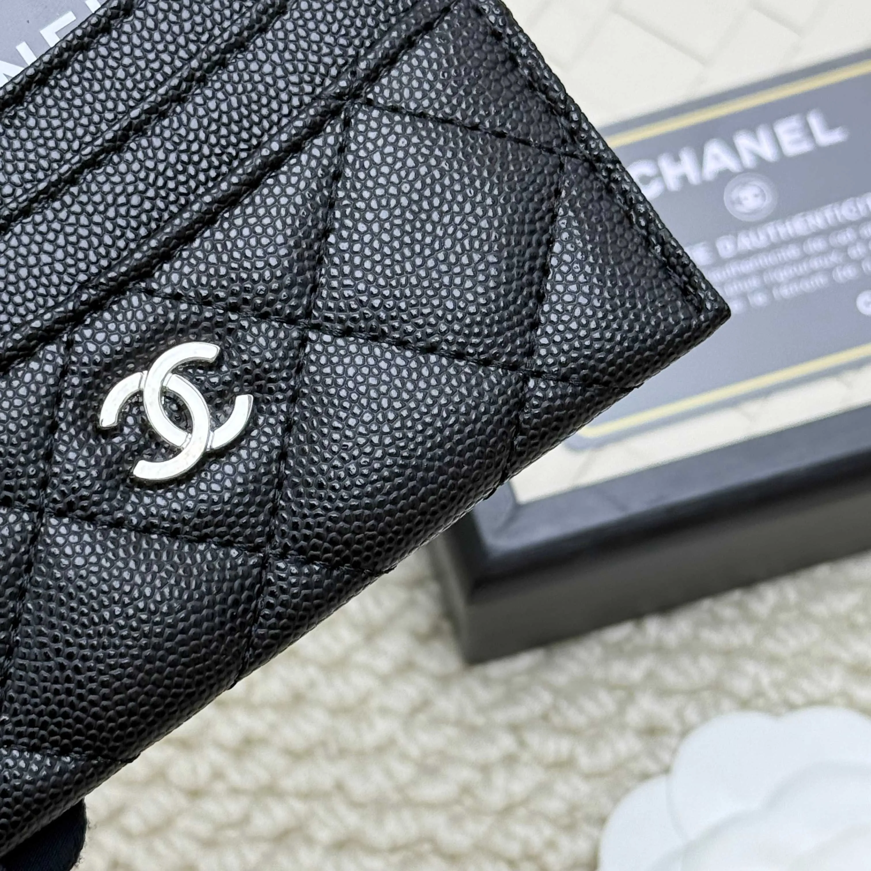 💰110 chanel 2025 new product card holder lambskin, seven card slots, can hold change, imported Italian lambskin + hardware logo, so beautiful, love it. The color is as shown in the picture, easy and fast storage, mini card holder No.: 4472 Size: w11×h10cm
