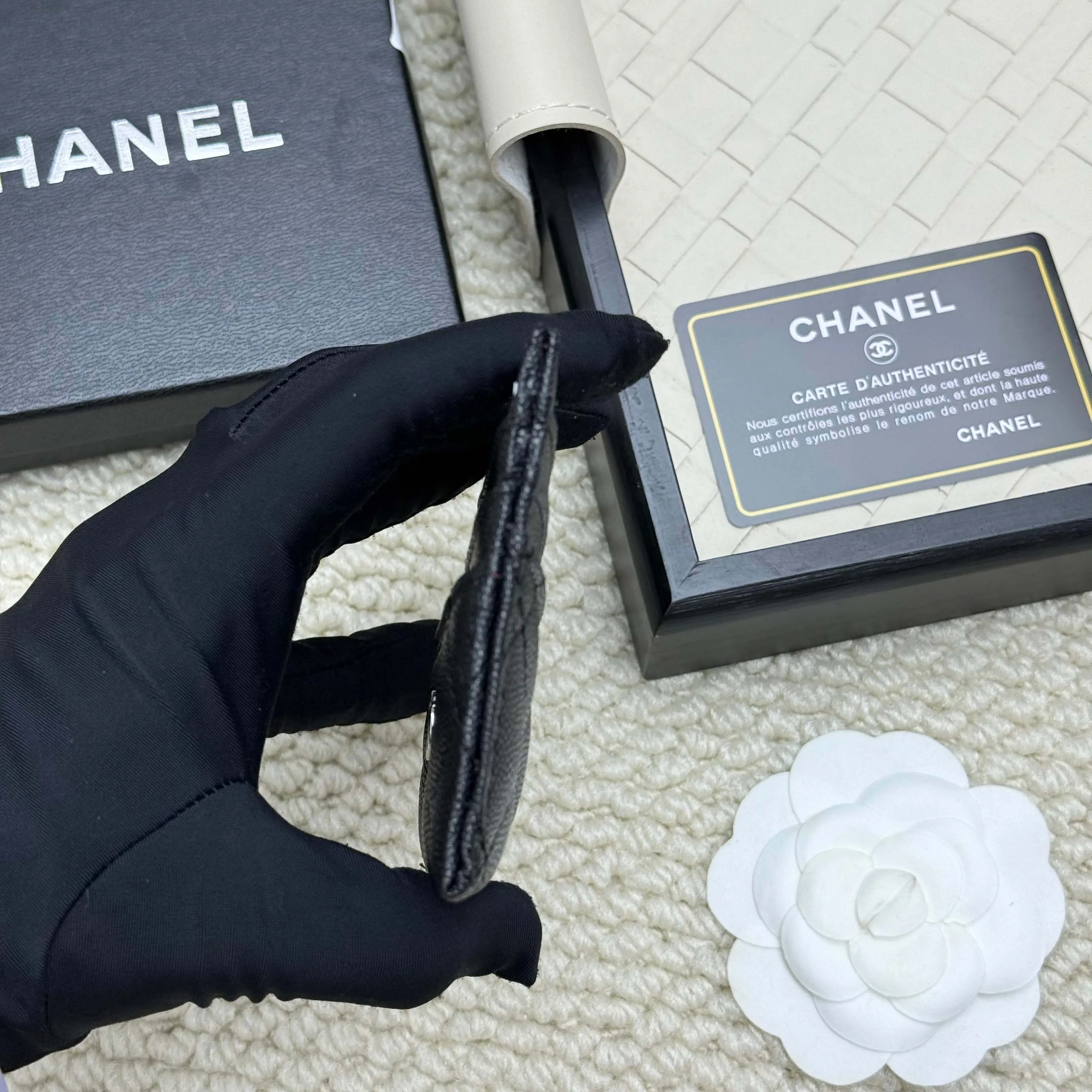 💰110 chanel 2025 new product card holder lambskin, seven card slots, can hold change, imported Italian lambskin + hardware logo, so beautiful, love it. The color is as shown in the picture, easy and fast storage, mini card holder No.: 4472 Size: w11×h10cm