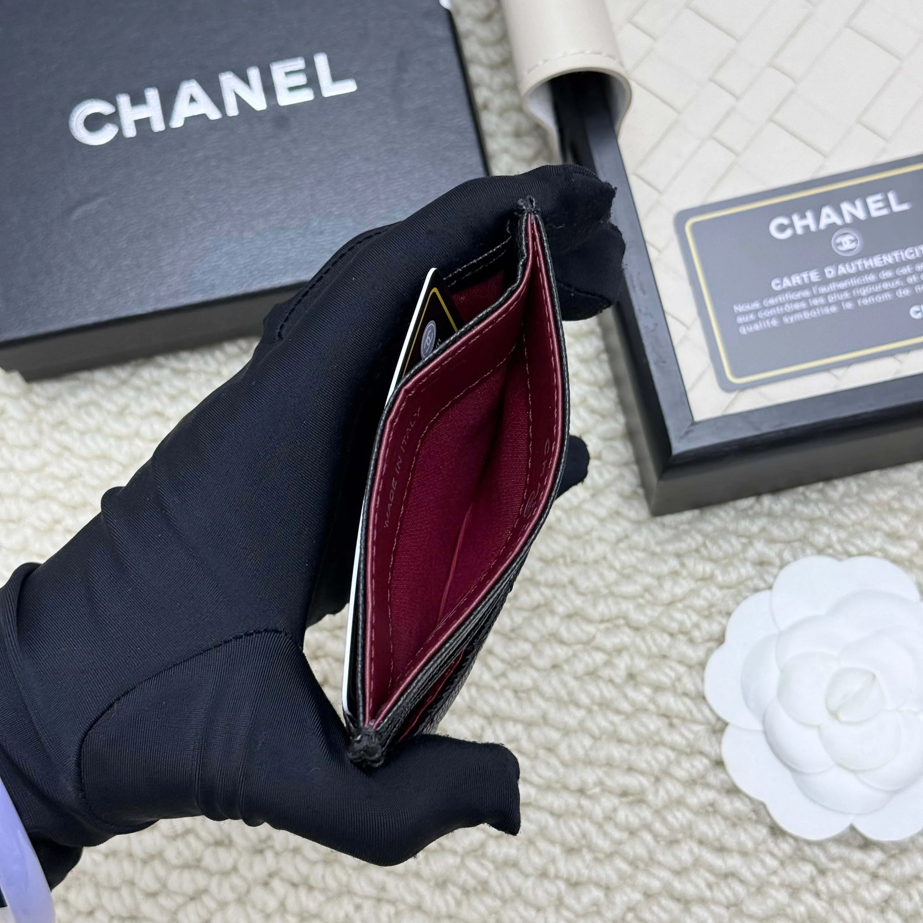💰110 chanel 2025 new product card holder lambskin, seven card slots, can hold change, imported Italian lambskin + hardware logo, so beautiful, love it. The color is as shown in the picture, easy and fast storage, mini card holder No.: 4472 Size: w11×h10cm