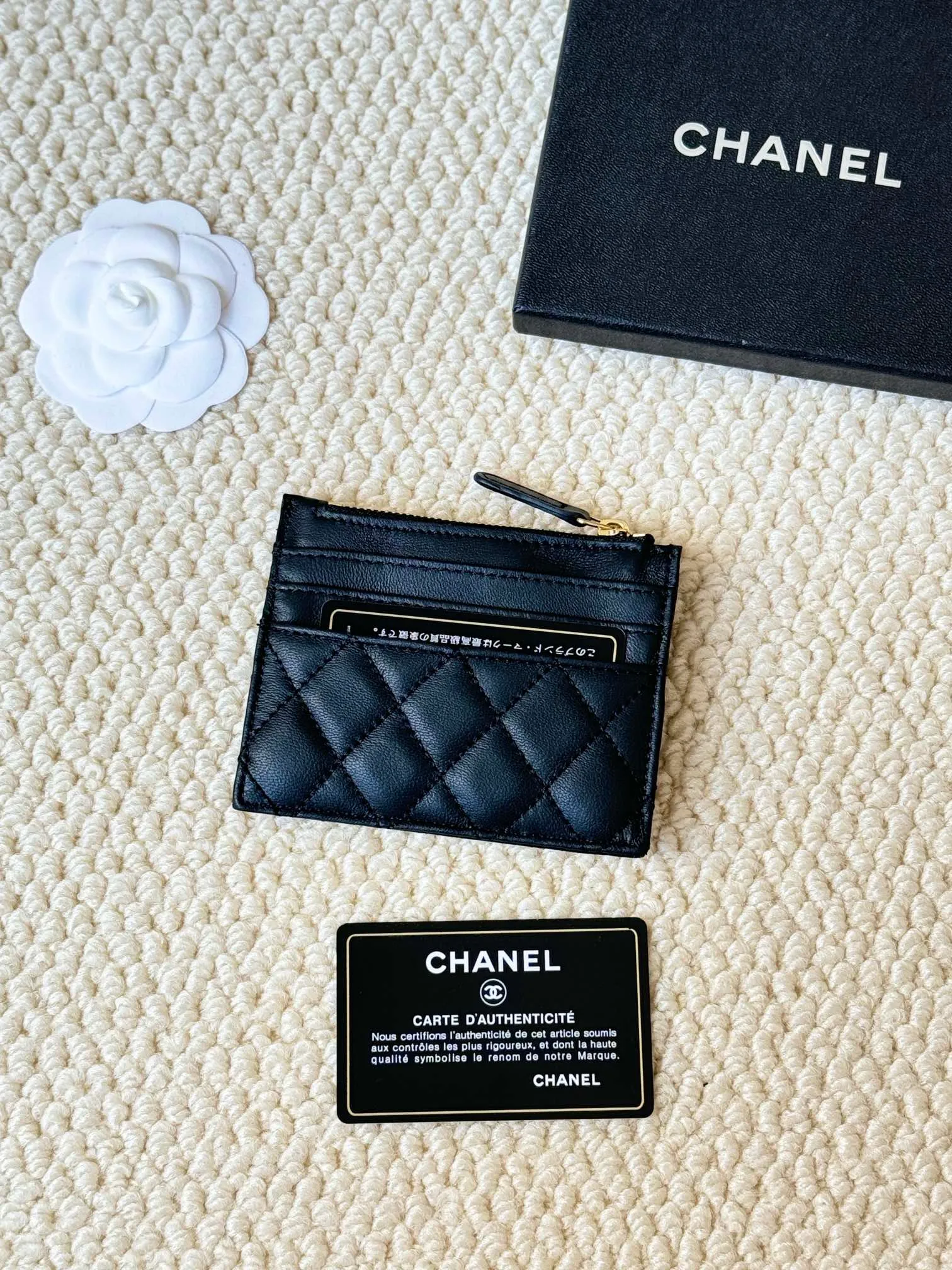 💰120 Chanel single-pull card holder can hold four cards and change, can be held in hand, can be put in the bag, easy to store, small and cute mini card holder, made of cowhide, model number A84105, size: 9x11.5cm​