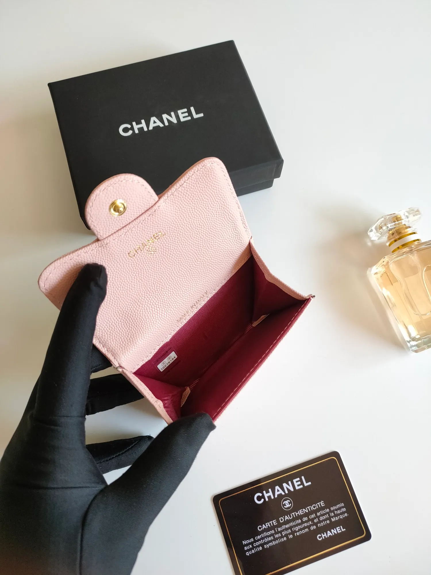 ￥130 CHANEL Chanel classic flap card holder. Imported sheepskin and caviar cowhide, card holder and coin purse integrated, with slip pocket on the back, model number: AP448, size: 7.5 × 11.3 × 2.1 cm
