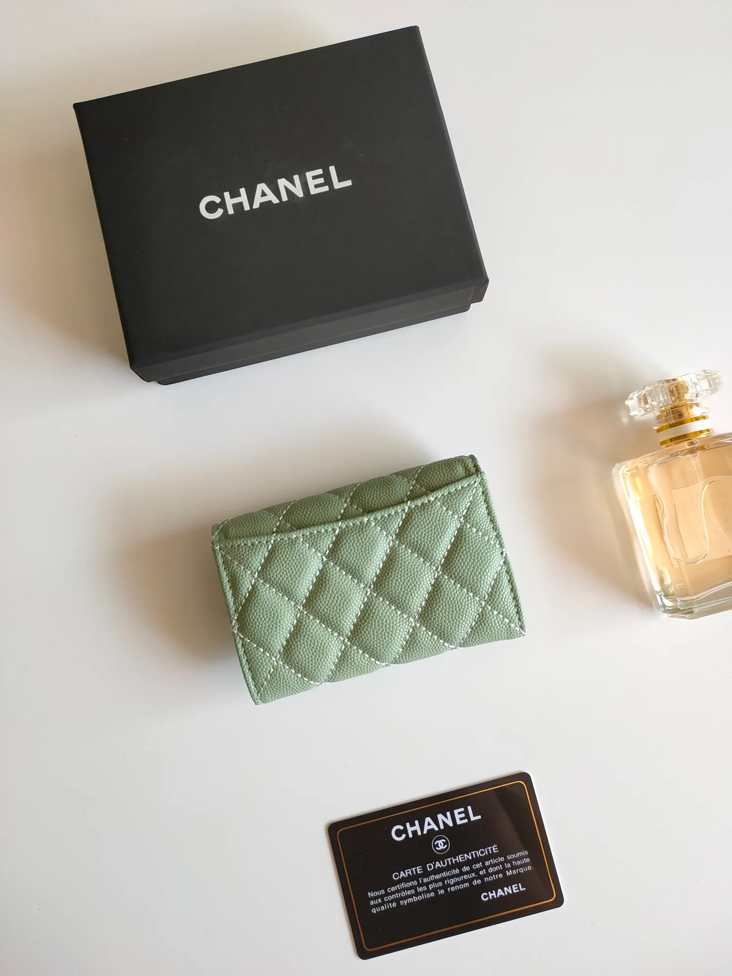 ￥110 CHANEL Chanel classic flap card holder. Imported sheepskin and caviar cowhide, card holder and coin purse integrated, with slip pocket on the back, model number: AP448, size: 7.5 × 11.3 × 2.1 cm