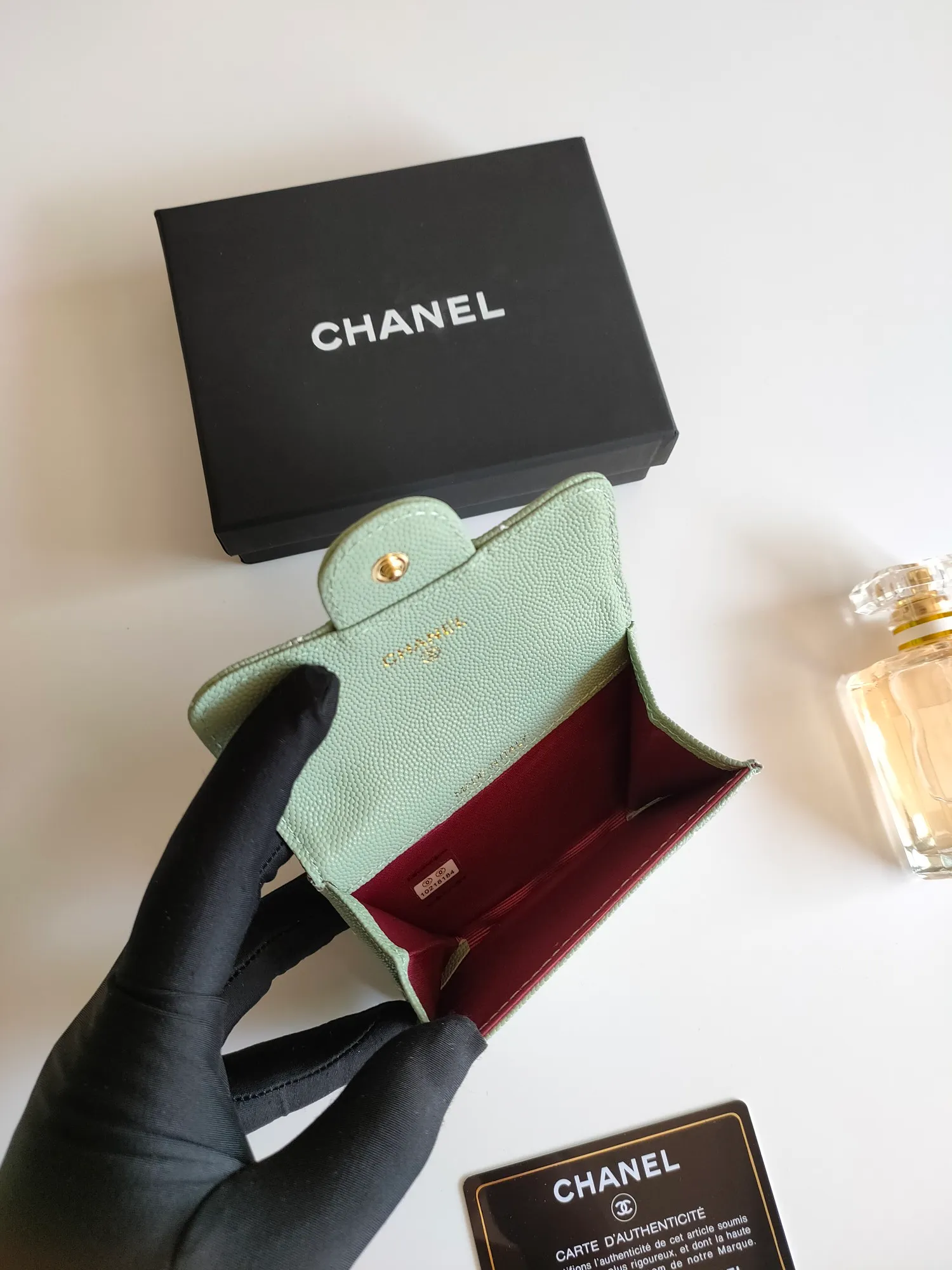 ￥110 CHANEL Chanel classic flap card holder. Imported sheepskin and caviar cowhide, card holder and coin purse integrated, with slip pocket on the back, model number: AP448, size: 7.5 × 11.3 × 2.1 cm