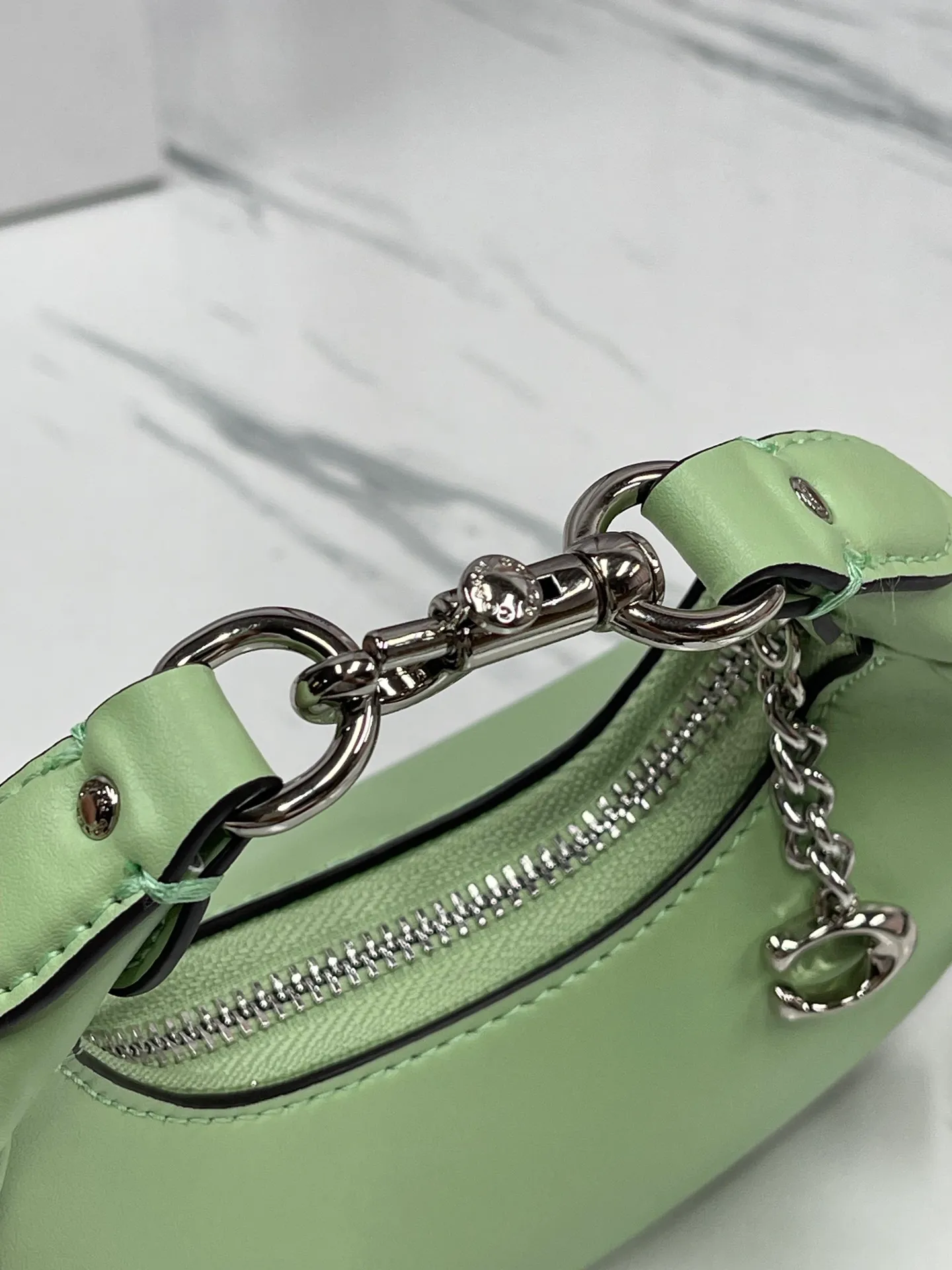 Batch 360💰Coach’s new women’s mini dumpling bag model: CR506 wrist bag, shoulder crossbody retro half-moon bag jonie armpit bag, size: 15*7*6