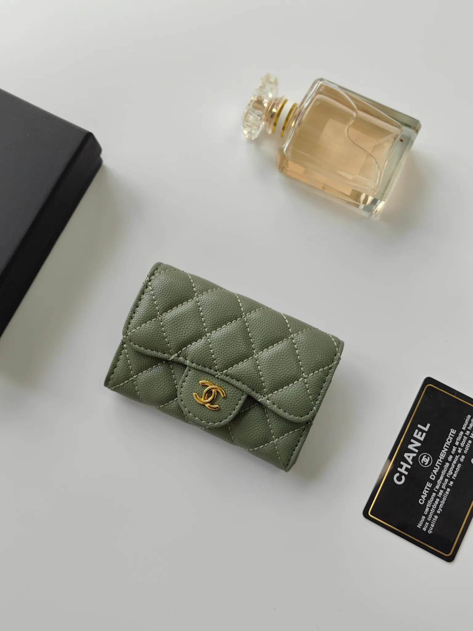 ￥110 CHANEL Chanel classic flap card holder. Imported sheepskin and caviar cowhide, card holder and coin purse integrated, with slip pocket on the back, model number: AP448, size: 7.5 × 11.3 × 2.1 cm