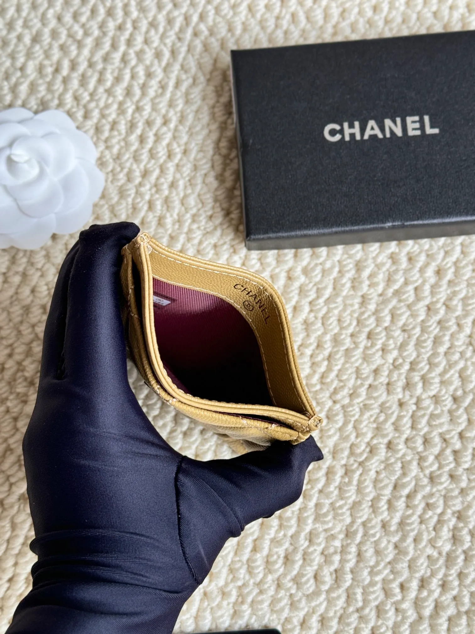💰100Chanel Chanel counter classic card holder Model number: AP456 Made of cowhide caviar, a classic and timeless mini card holder. Super cute😍 Size: 7.5×11.2×0.5cm Fine workmanship and high-end quality