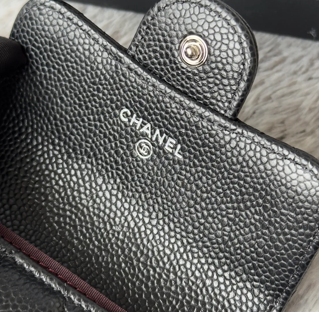 💰360💰Upgraded version of CHANEL. Classic cf card holder 💦Model No. A31504 Top-grade leather hardware, rhombus pattern. Original quality! The details are so beautiful and the complete package! Size 8.5*12.5*2.5 color as shown in the picture