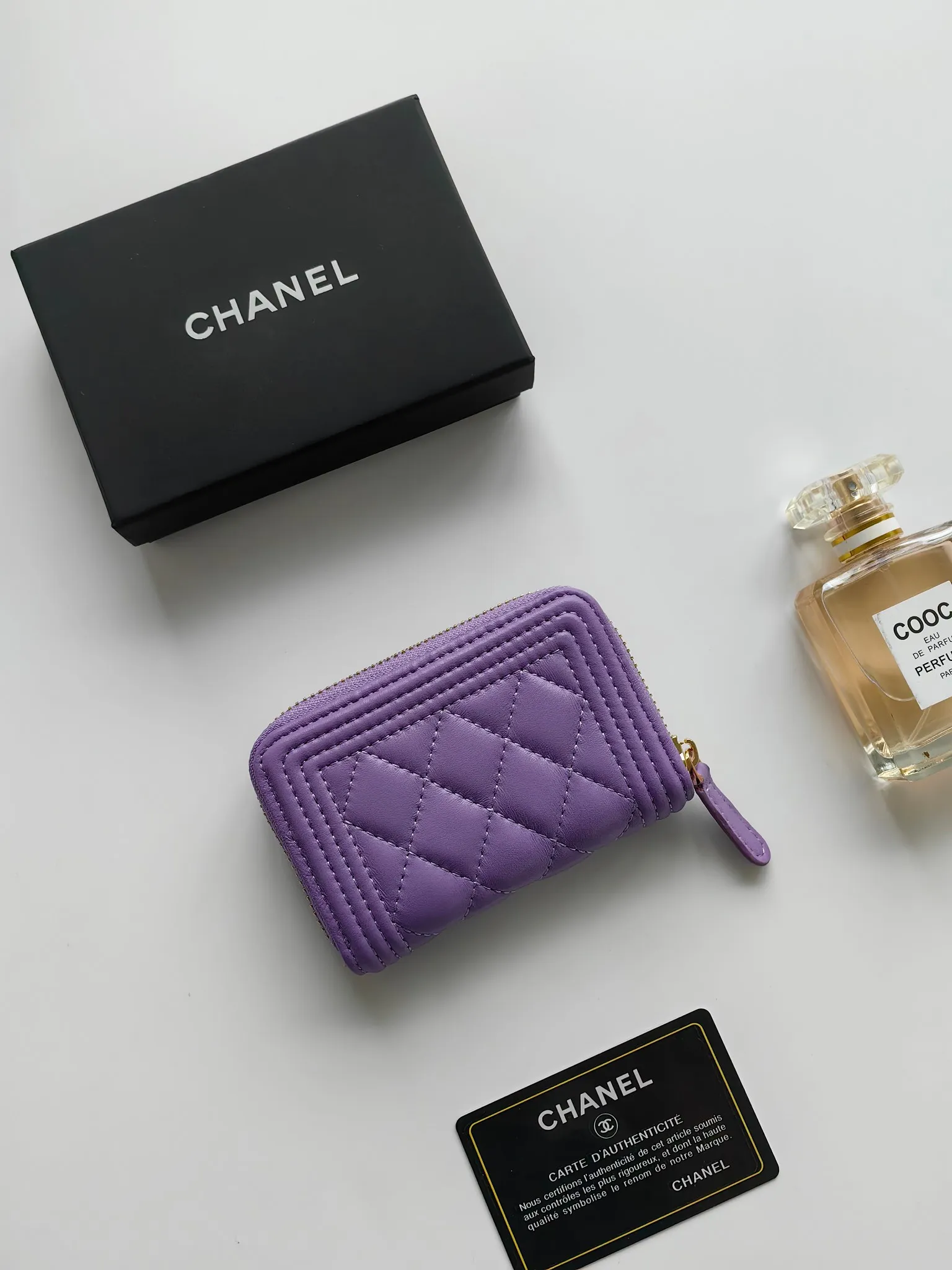 ￥120 Chanel card holder❤Coin purse️❤️Full leather inside and outside. Counter style. Impeccable workmanship details. Adhere to high quality. Style number: A84433 Size: 11.5x8cm