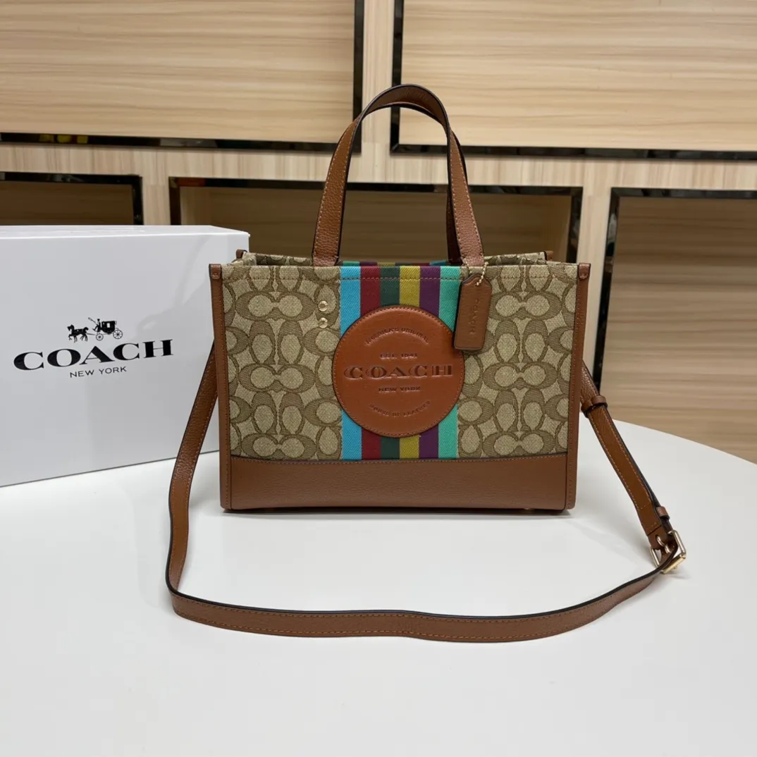 Top original order 400 in batches💰. Coach/Coach new model: 5794 new Dempsey series tote bag, single shoulder crossbody bag, printed canvas fabric, fashionable and versatile style ~ length 30 height 23 width 13cm🌸