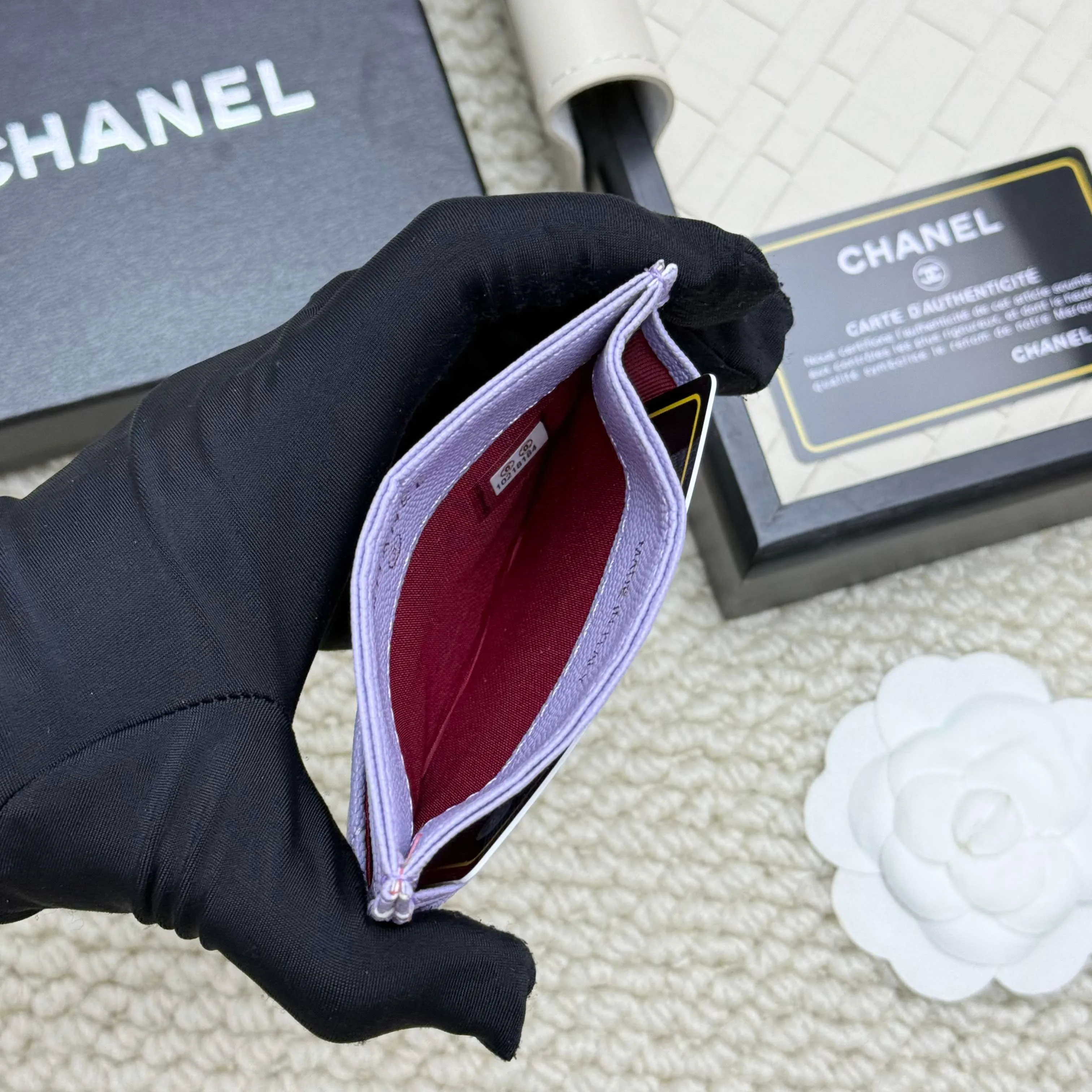 💰110 chanel 2025 new product card holder lambskin, seven card slots, can hold change, imported Italian lambskin + hardware logo, so beautiful, love it. The color is as shown in the picture, easy and fast storage, mini card holder No.: 4472 Size: w11×h10cm