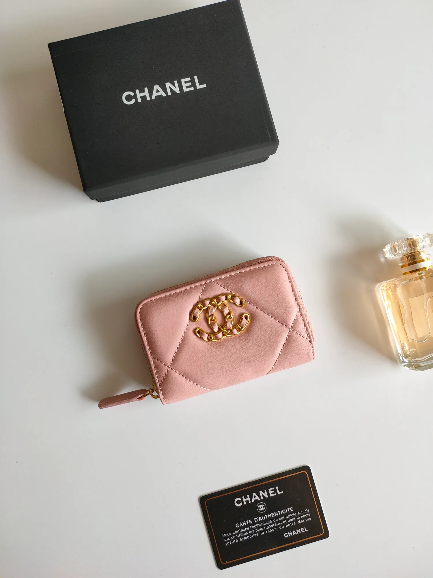 ￥120 Chanel card holder❤Coin purse️❤️Full leather inside and outside. Counter style. Impeccable workmanship details. Adhere to high quality. Style number: P1910 Size: 11.5x8cm