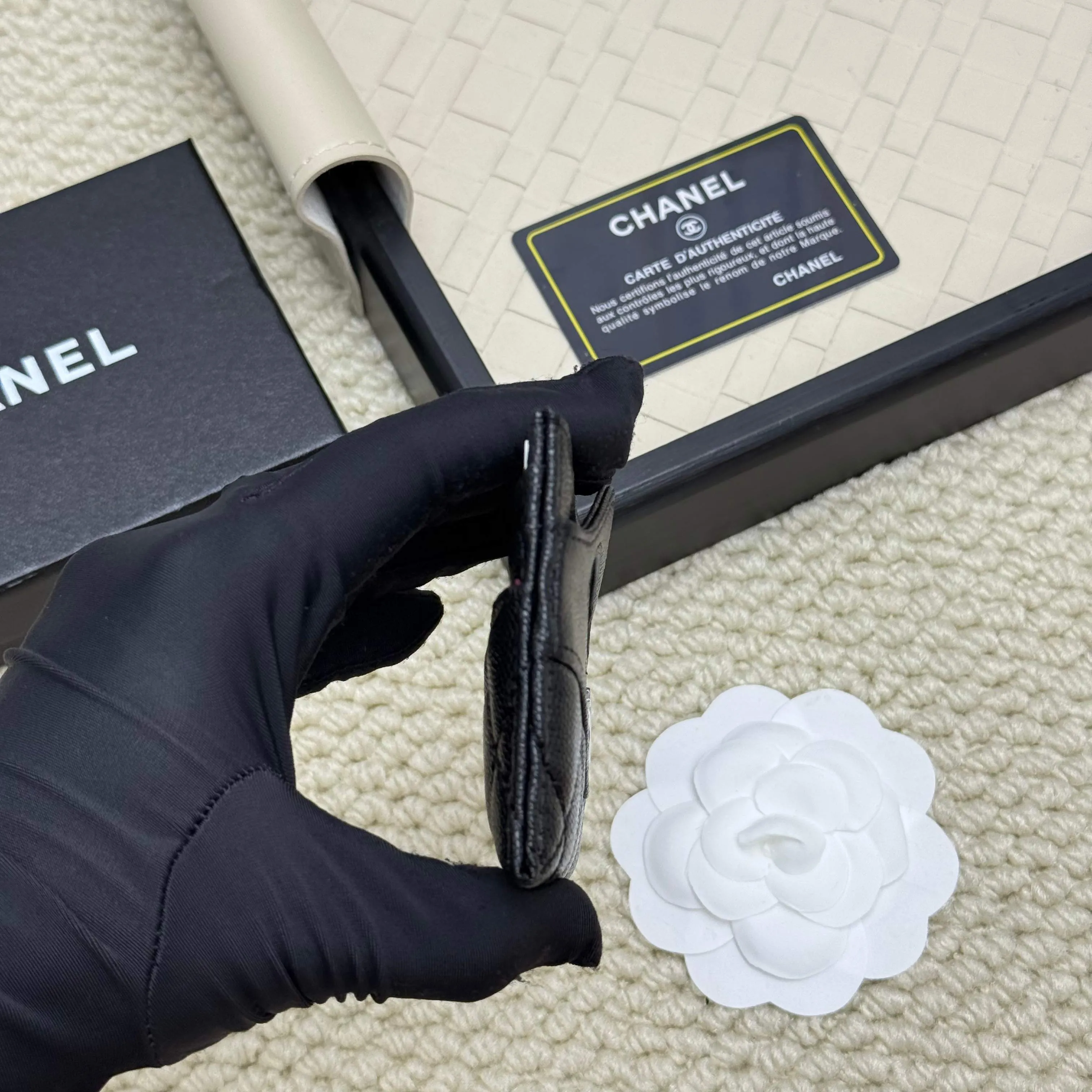 💰110 Chanel's new model, model: AP7776 31 card holder, sheepskin ball pattern. This new 31 card holder comes in several cute pink colors and can hold 6 or 7 cards no problem❣️ Size: 8*11