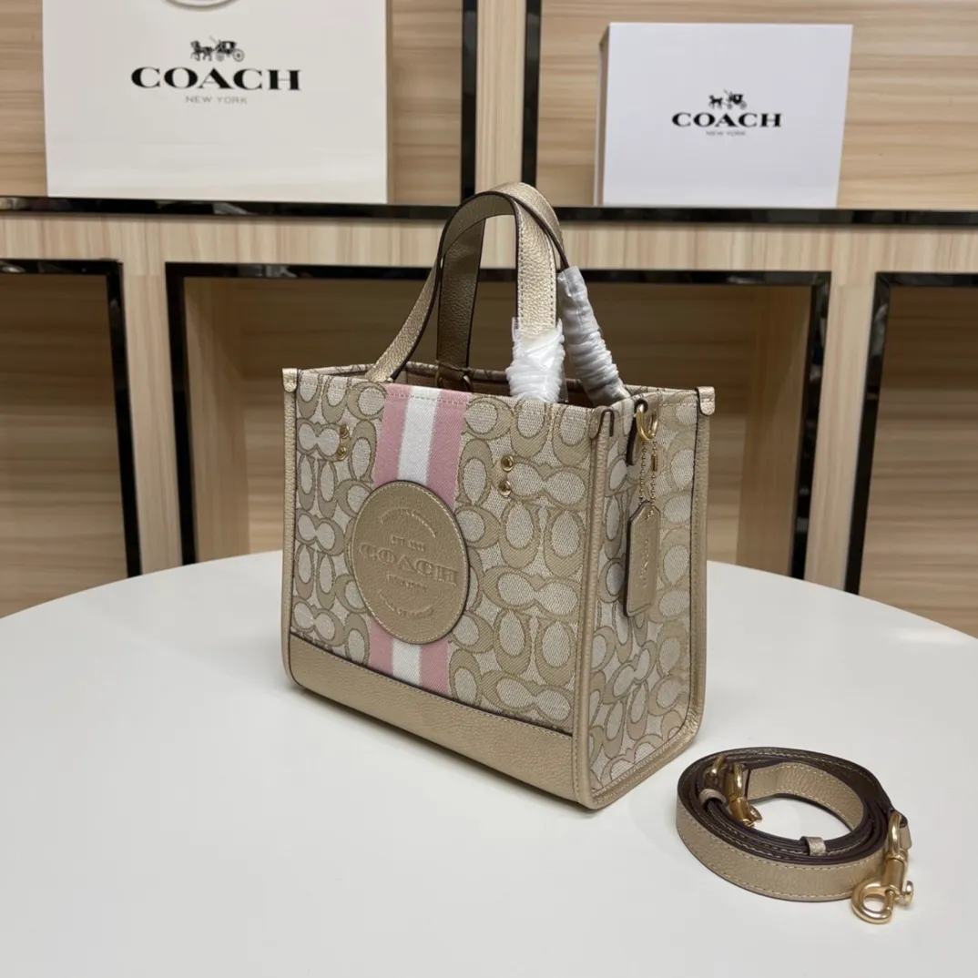 Top original order batch 400💰coach/Coach new color field 22 small portable cross-body shopping bag, fashionable European and American, Mini 22 unique redwood color soothing warm tones a winter color super gentle Dempsey Chambray series no one is unfamiliar with classic style color matching in different seasons Model CG096 size: 22*20*12 cm,