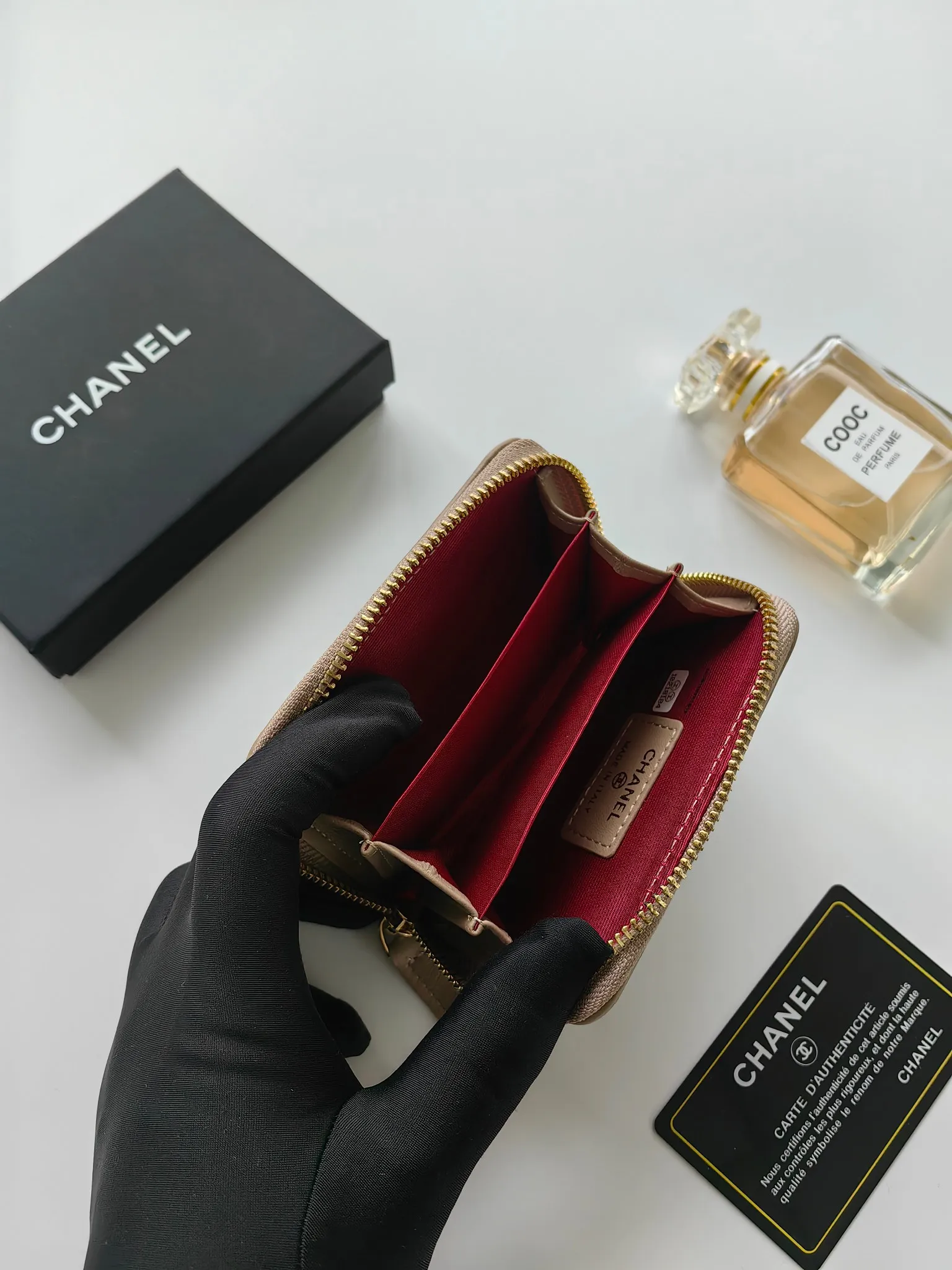 ￥140 Chanel card holder❤Coin purse️❤️Full leather inside and outside. Counter style. Impeccable workmanship details. Adhere to high quality. Style number: A84433 Size: 11.5x8cm